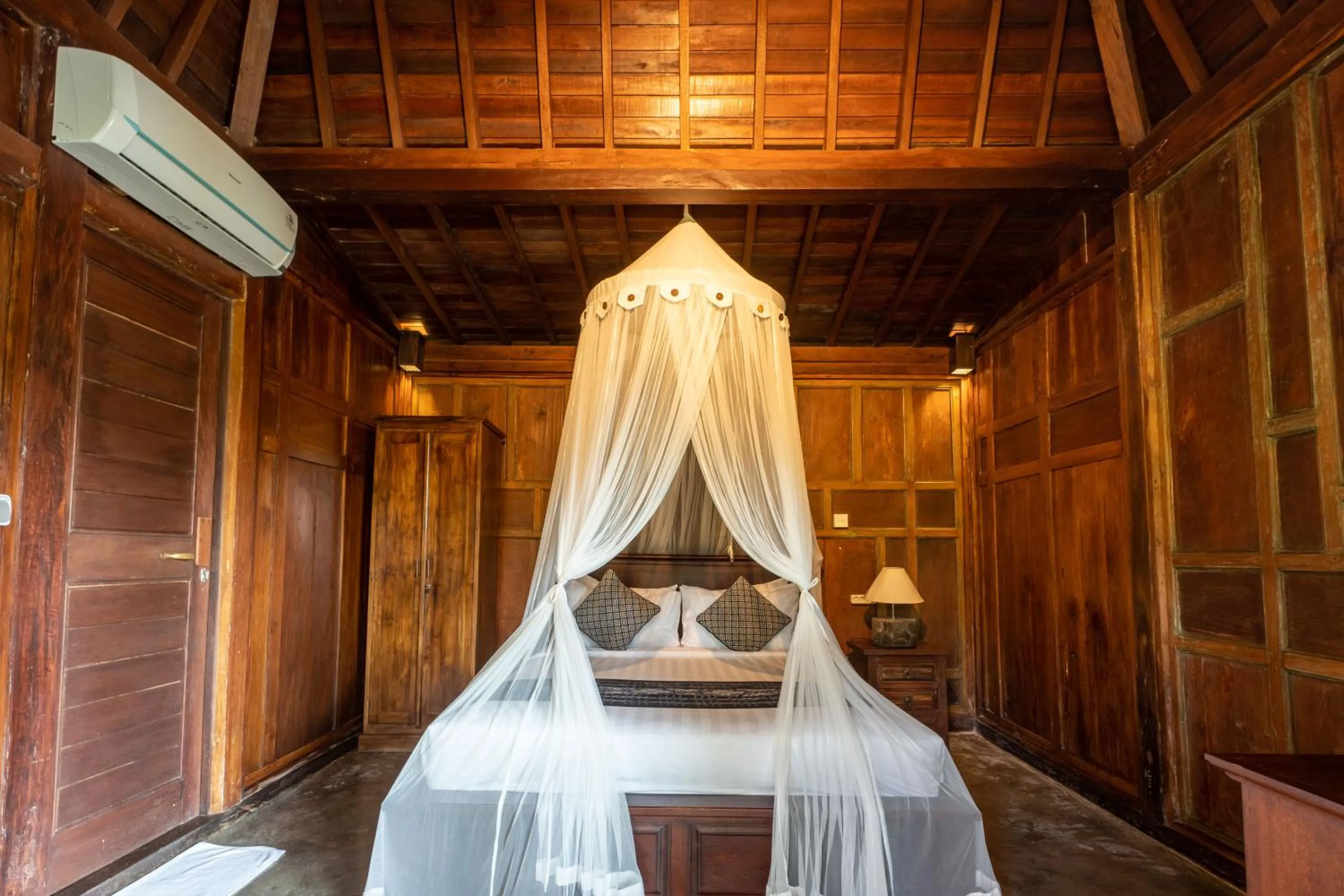 Photo of the whole room, Bed in Sebatu Tulen Villa