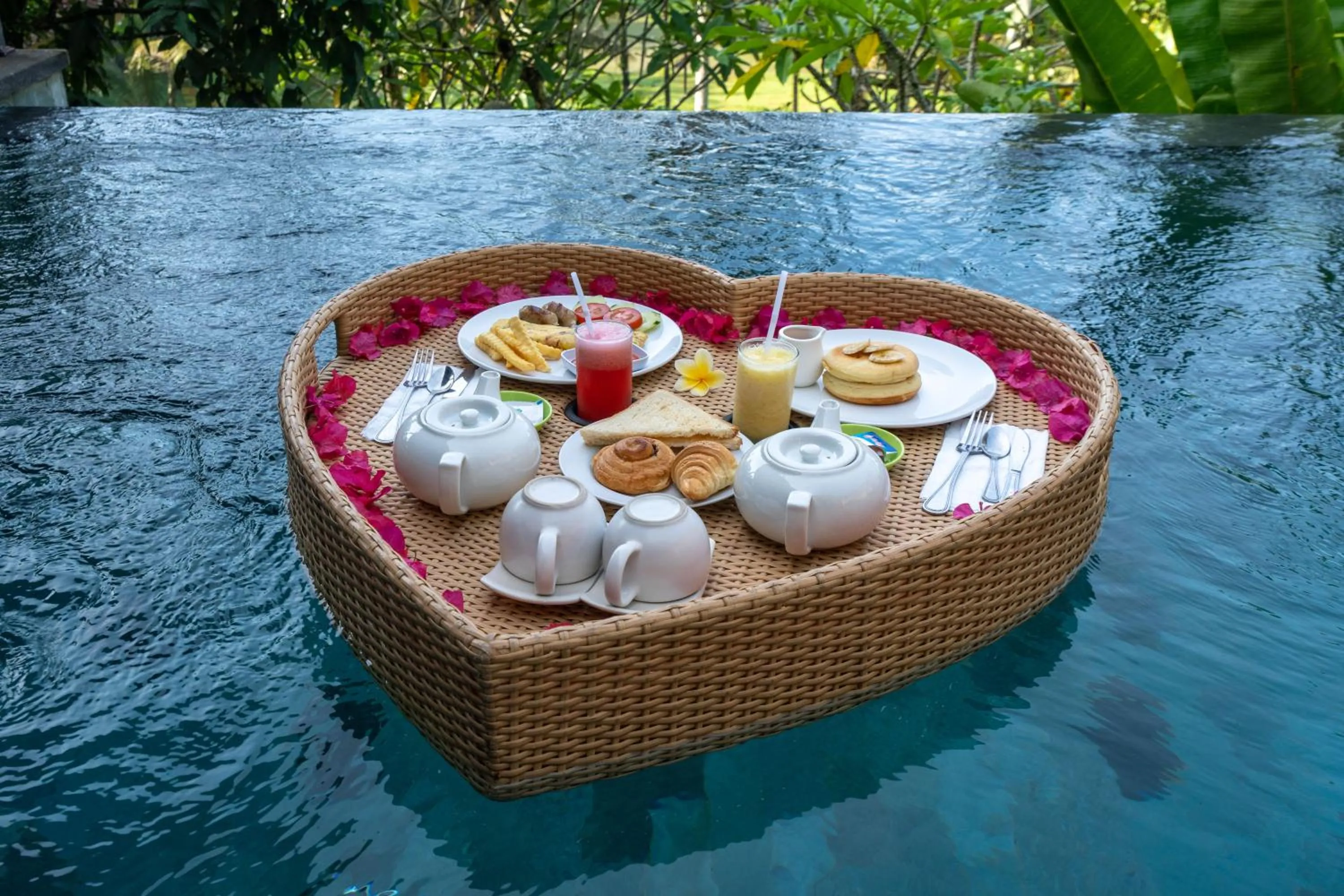 Food and drinks in Sebatu Tulen Villa