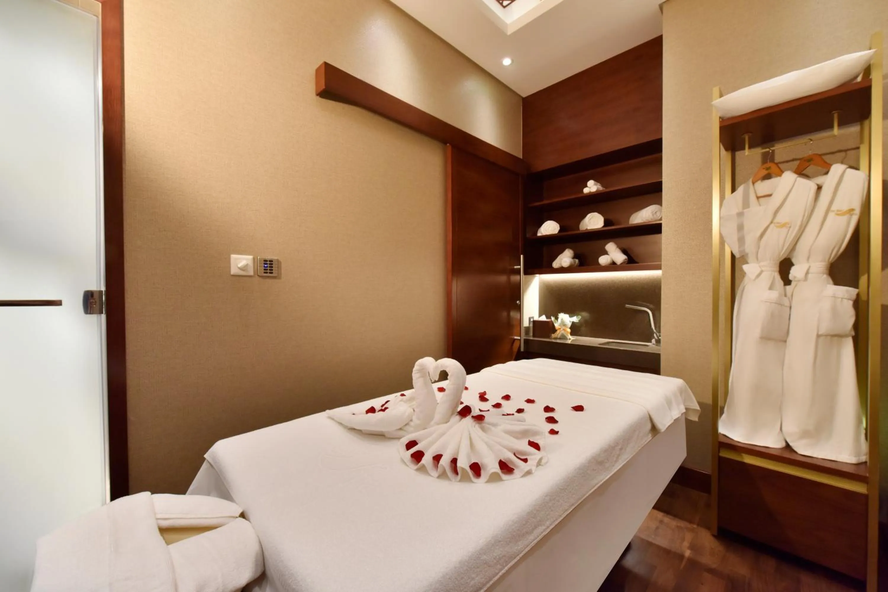 Massage in Bahrain Airport Hotel Airside Hotel for Transiting and Departing Passengers only
