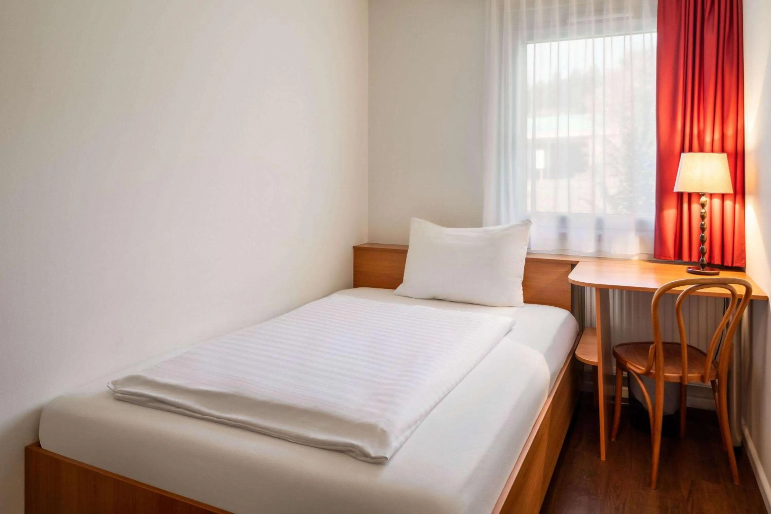 Photo of the whole room, Bed in Amedia Express Sattledt, Trademark Collection by Wyndham