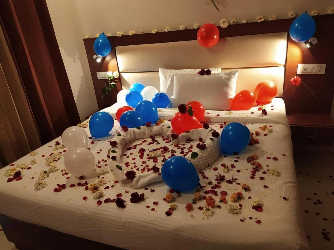 Decorative detail, Bed in Hotel The Shivaay - Delight Inn Rishikesh