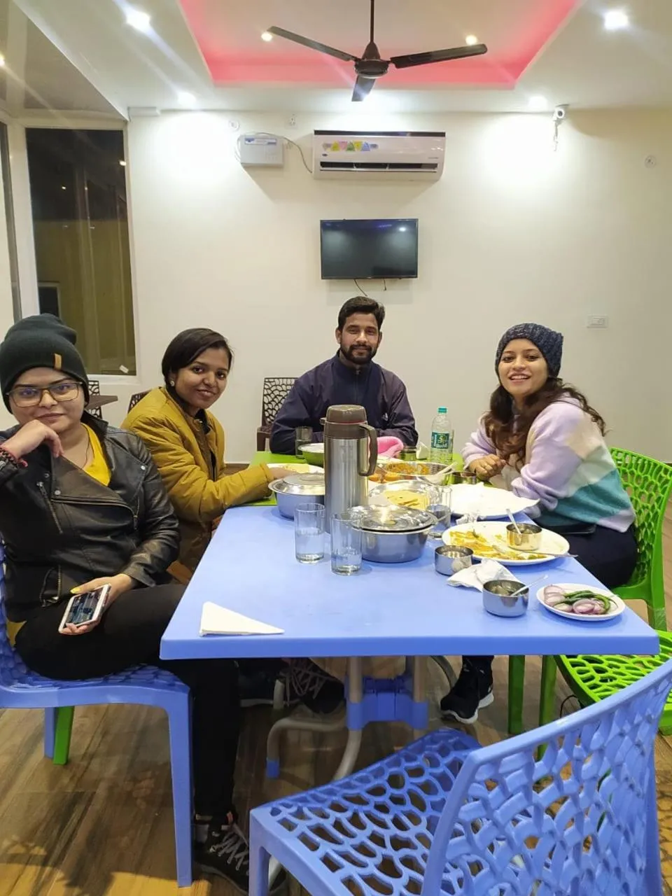 Restaurant/places to eat in Hotel The Shivaay - Delight Inn Rishikesh