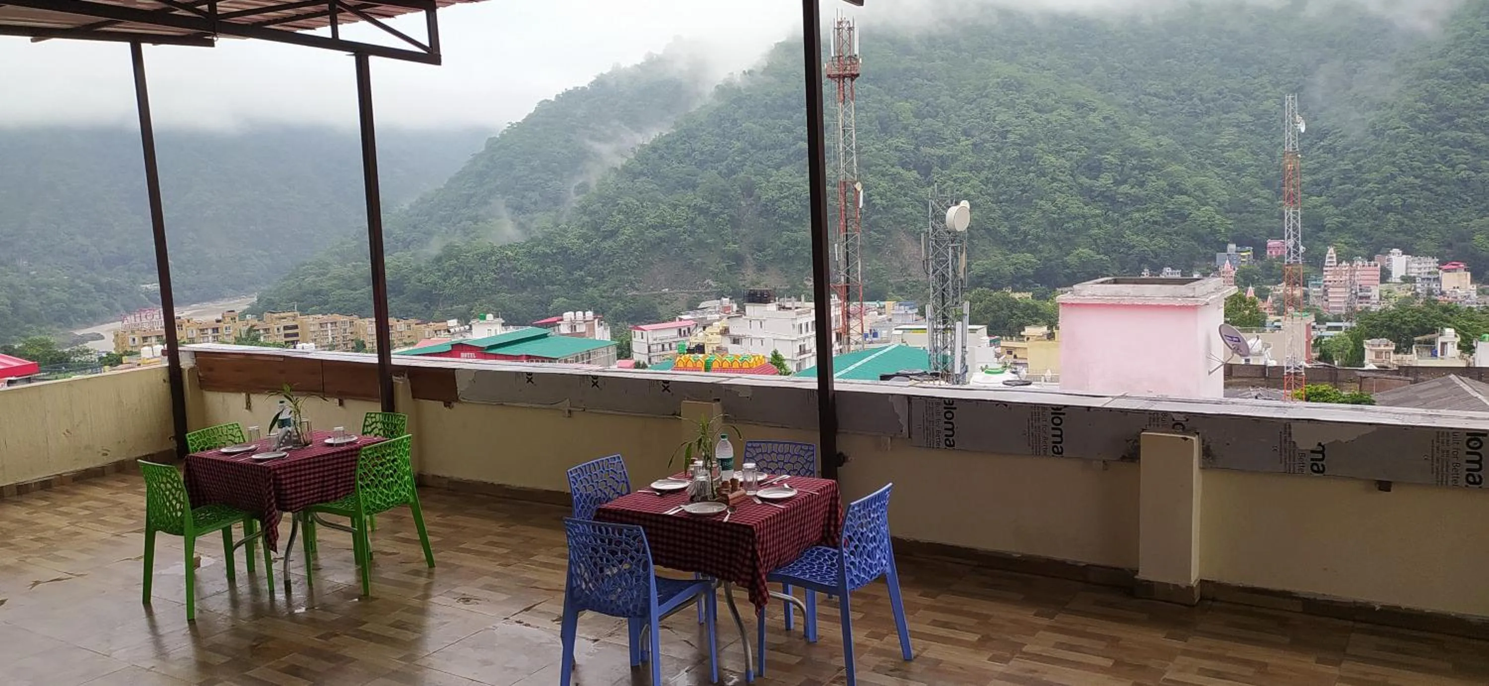 Restaurant/places to eat in Hotel The Shivaay - Delight Inn Rishikesh