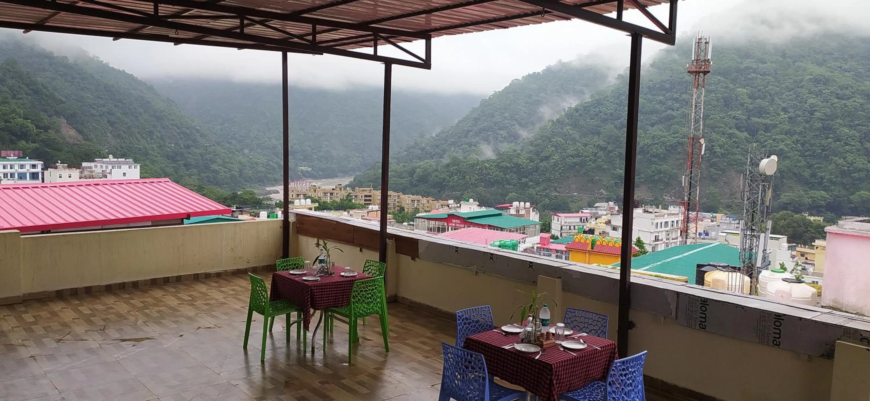 Restaurant/places to eat in Hotel The Shivaay - Delight Inn Rishikesh
