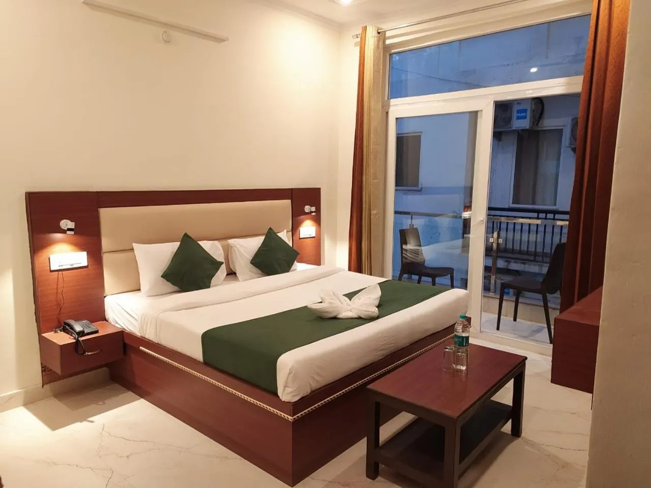 Bed in Hotel The Shivaay - Delight Inn Rishikesh