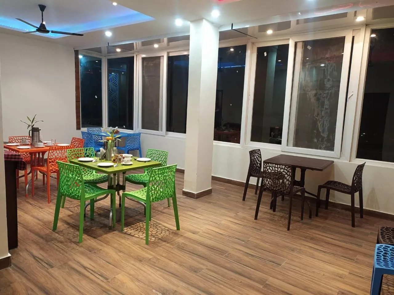 Restaurant/places to eat in Hotel The Shivaay - Delight Inn Rishikesh