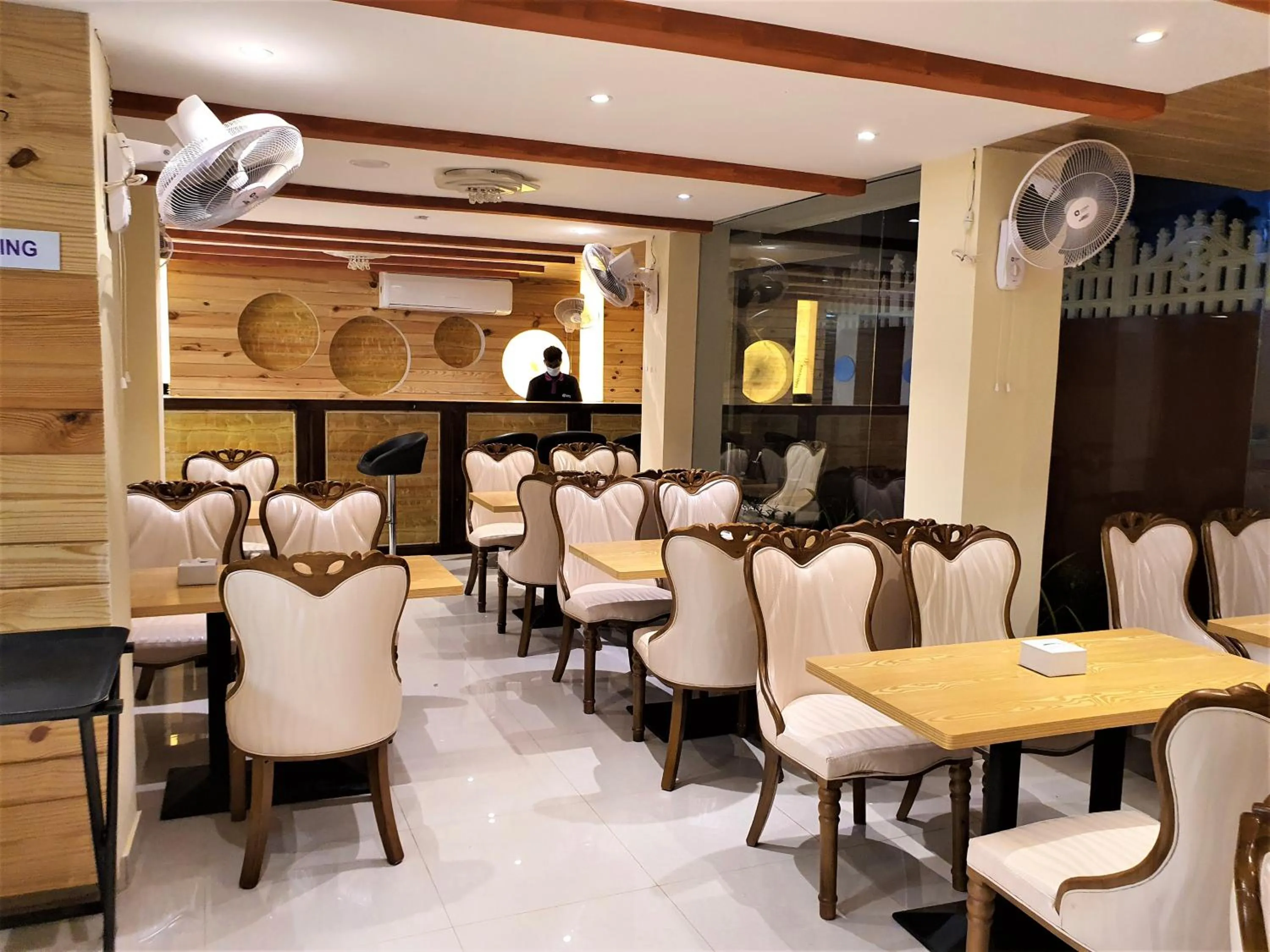 Restaurant/places to eat in Shanti Solitaire, Arpora