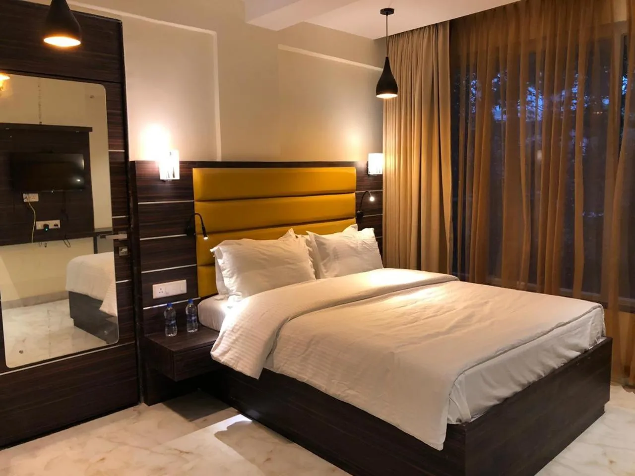 Bed in Shanti Solitaire, Arpora