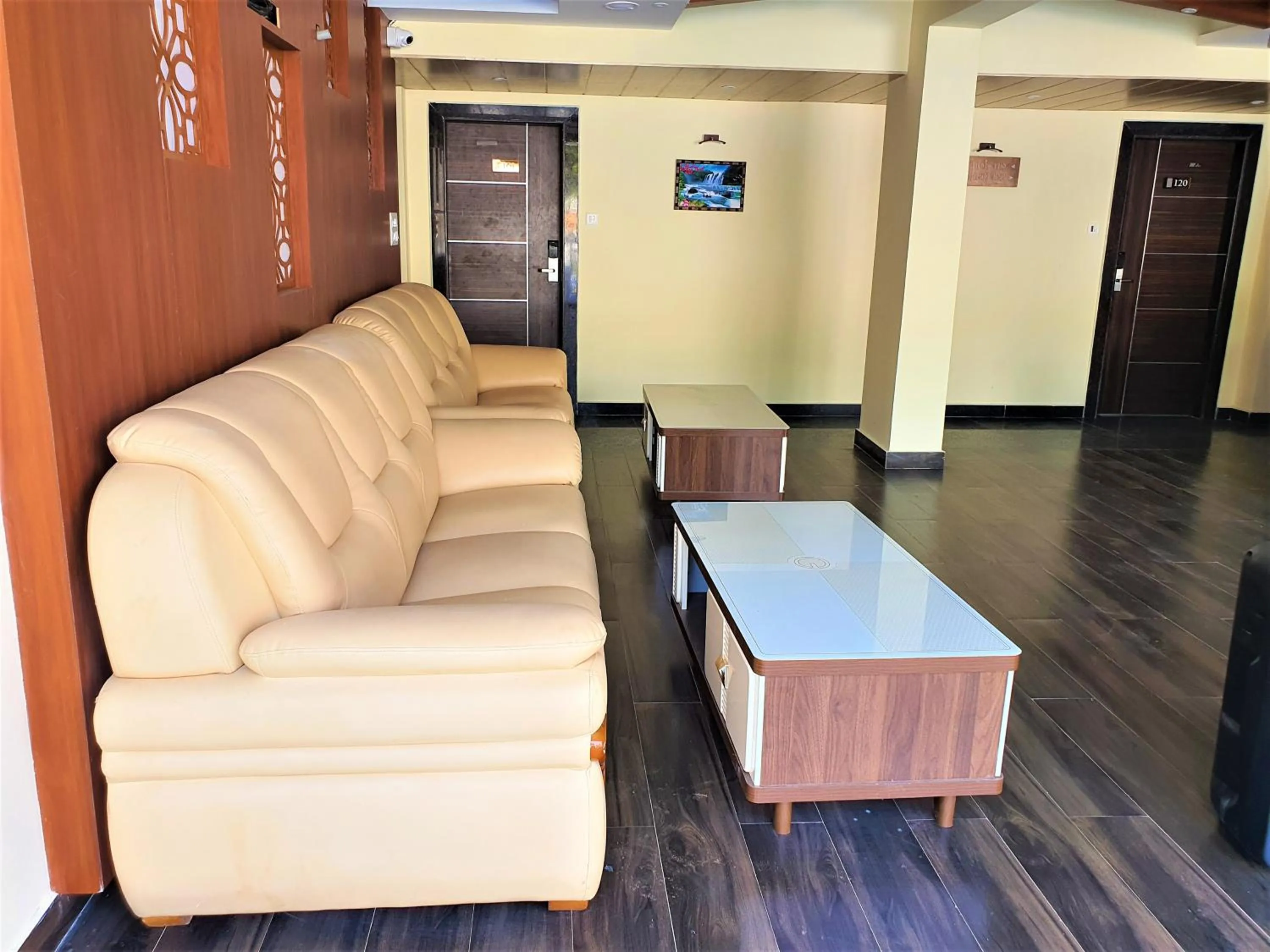 Living room in Shanti Solitaire, Arpora