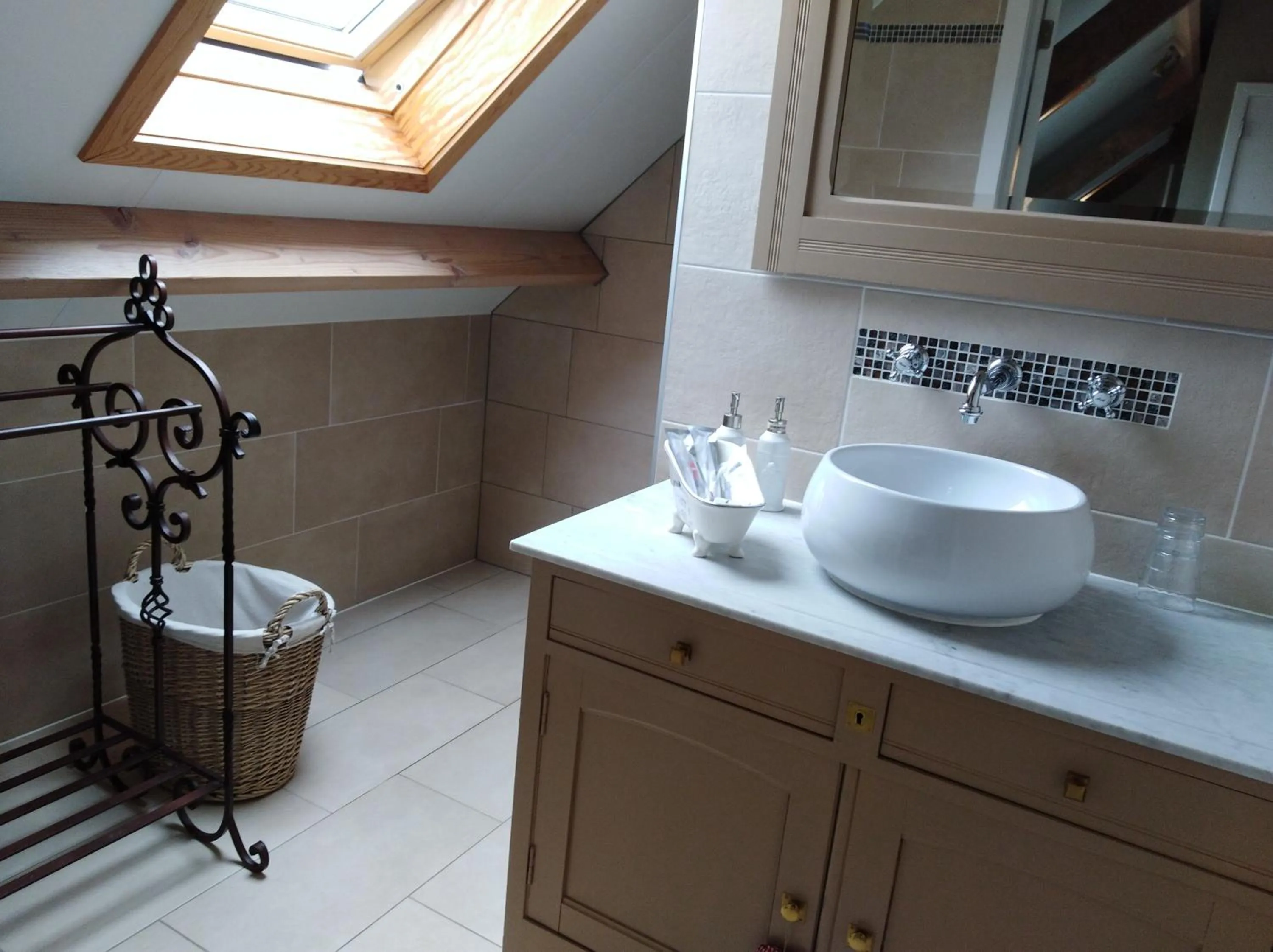 Bathroom in 't Hooghe Licht Bed & Breakfast