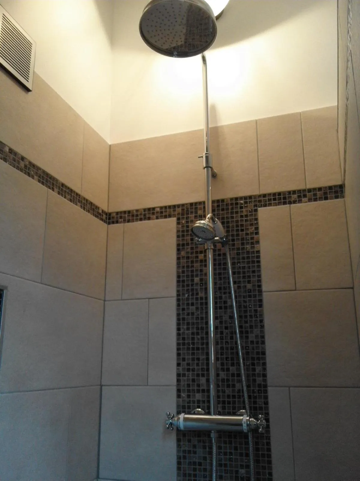 Bathroom in 't Hooghe Licht Bed & Breakfast