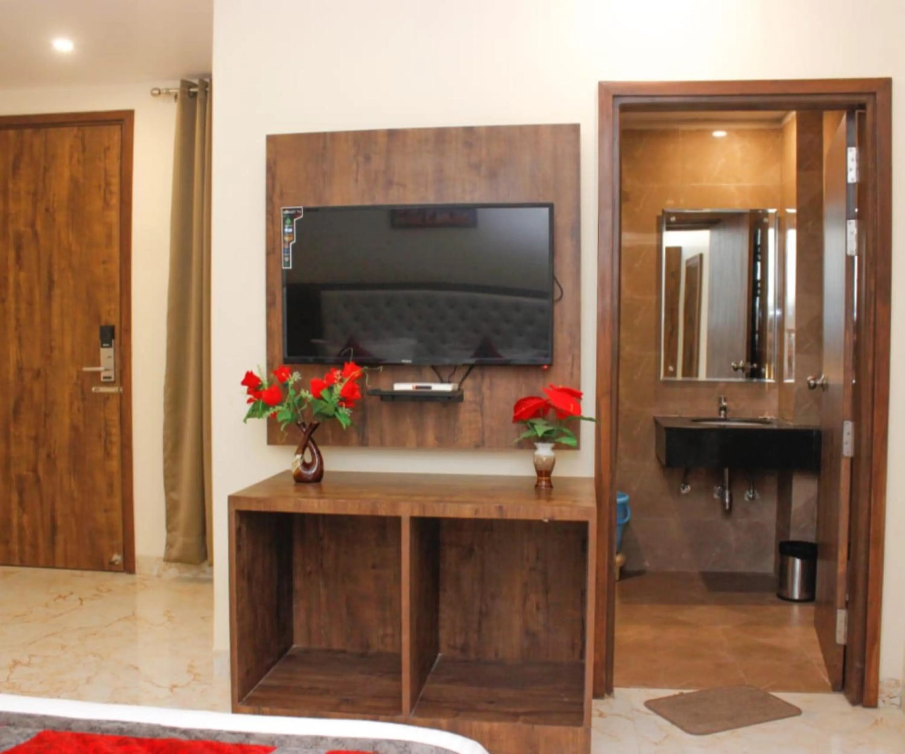 TV and multimedia in Mayda Inn- A Boutique Hotel