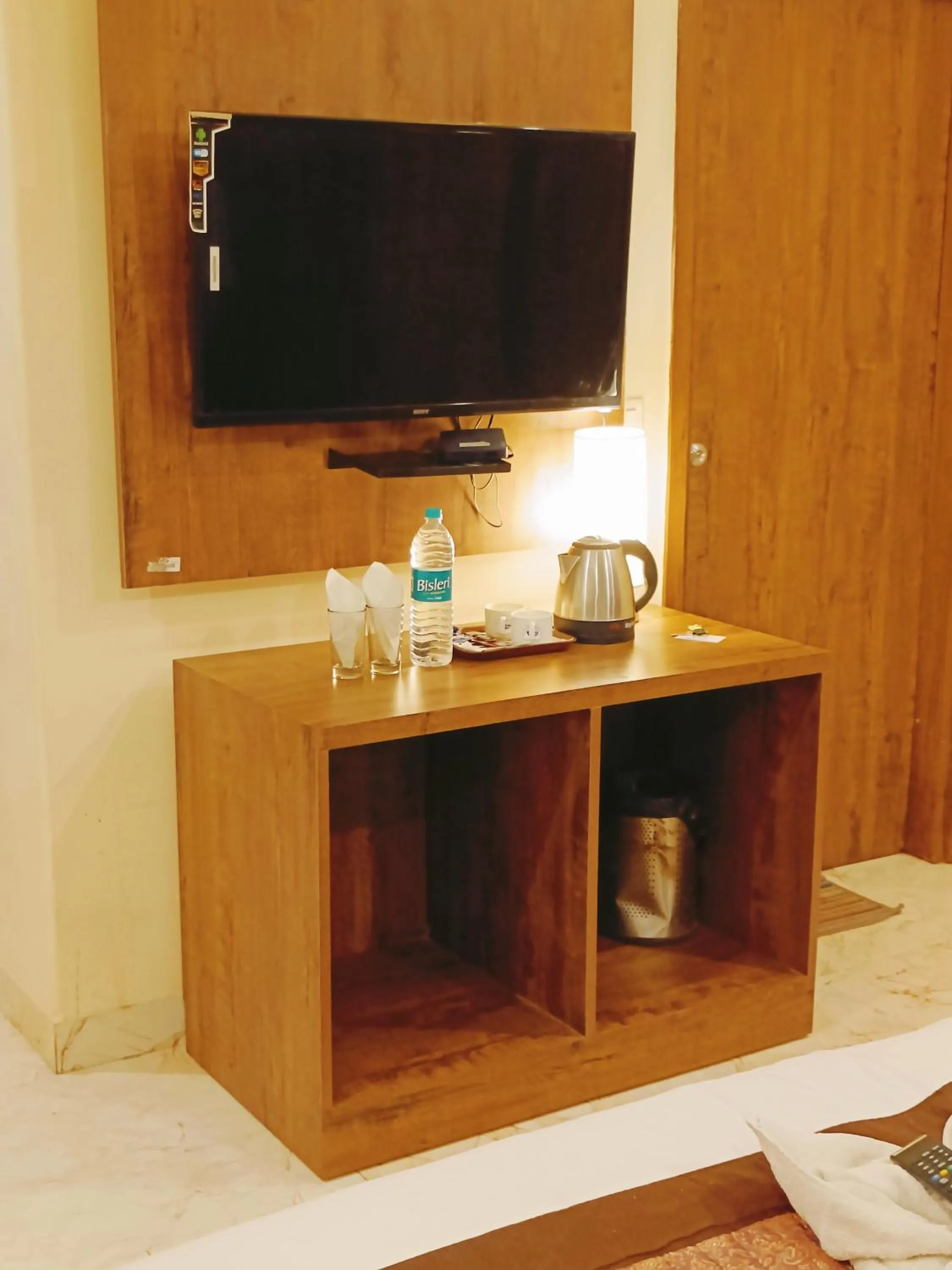 TV and multimedia, Bed in Mayda Inn- A Boutique Hotel