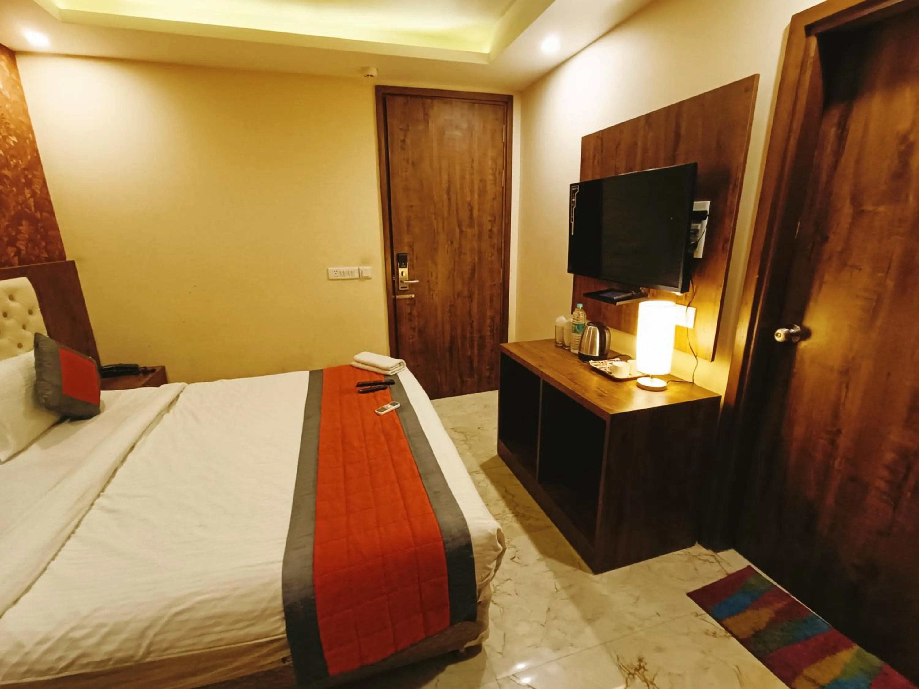 TV and multimedia, Bed in Mayda Inn- A Boutique Hotel