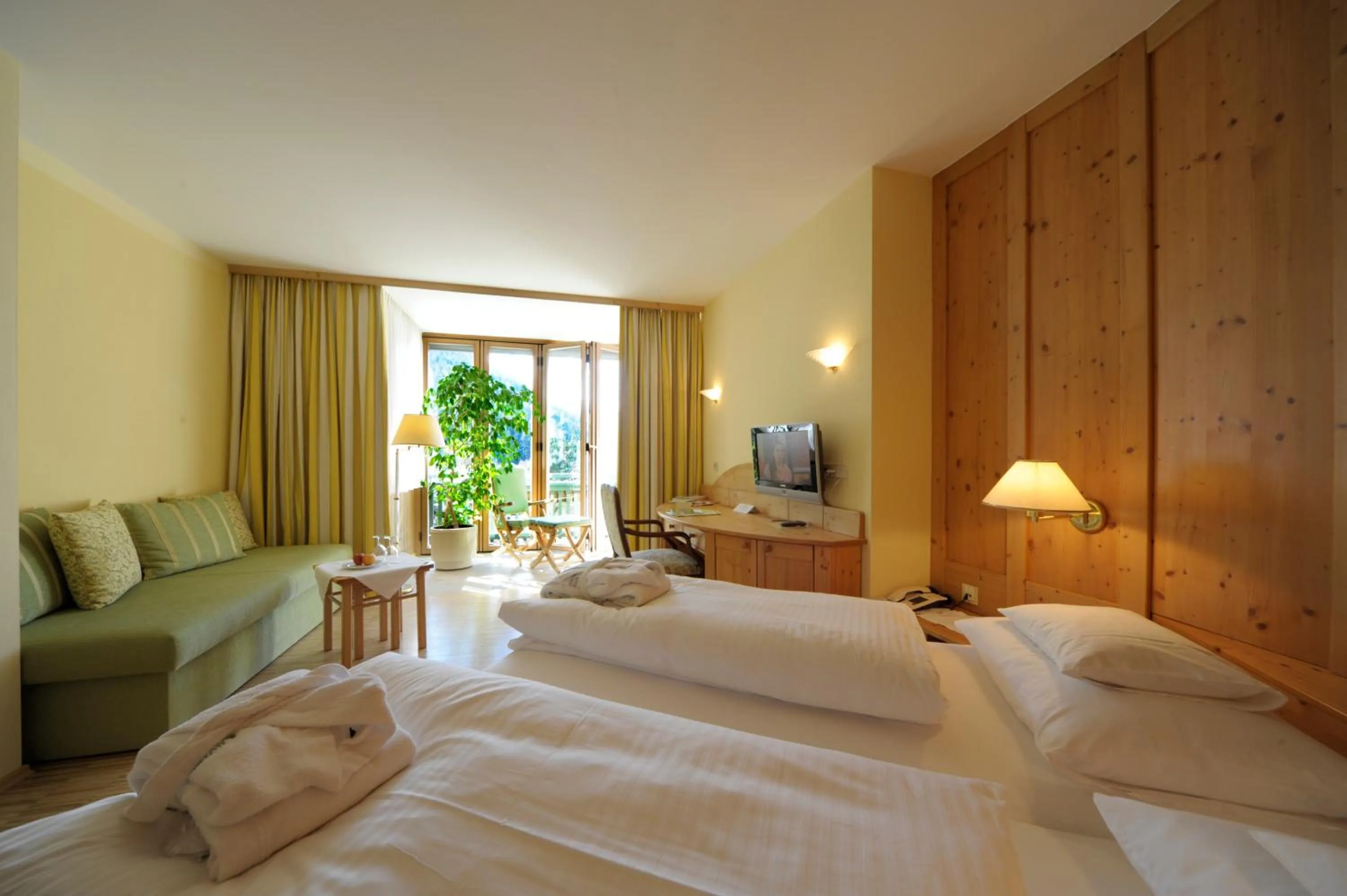 Photo of the whole room, Bed in Naturhotel Ortners Eschenhof