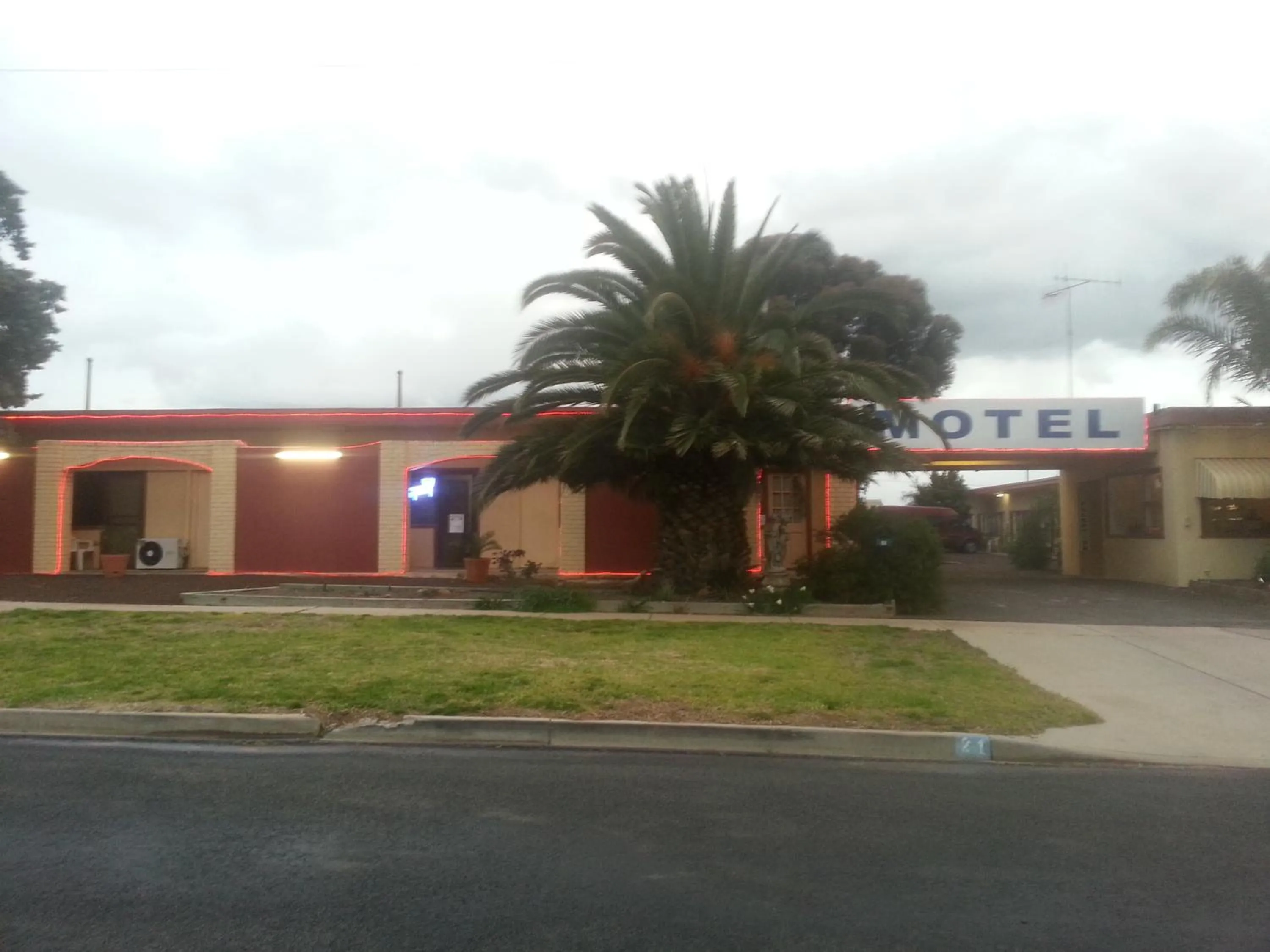 Facade/entrance in Nhill Oasis Motel