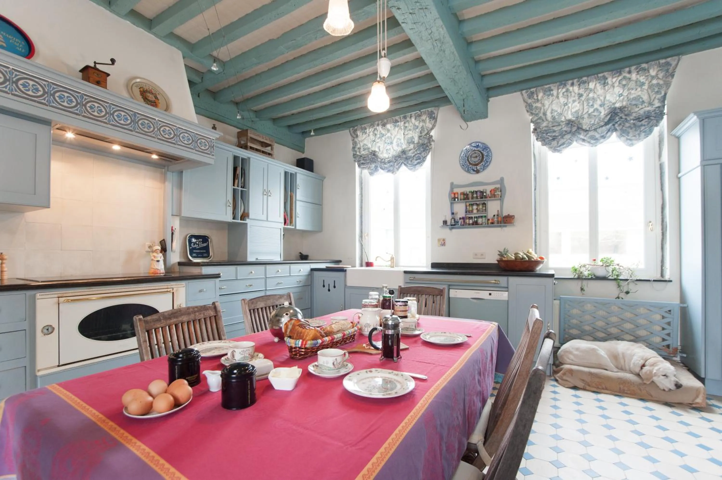 Kitchen or kitchenette in B&B Cense de la Tour