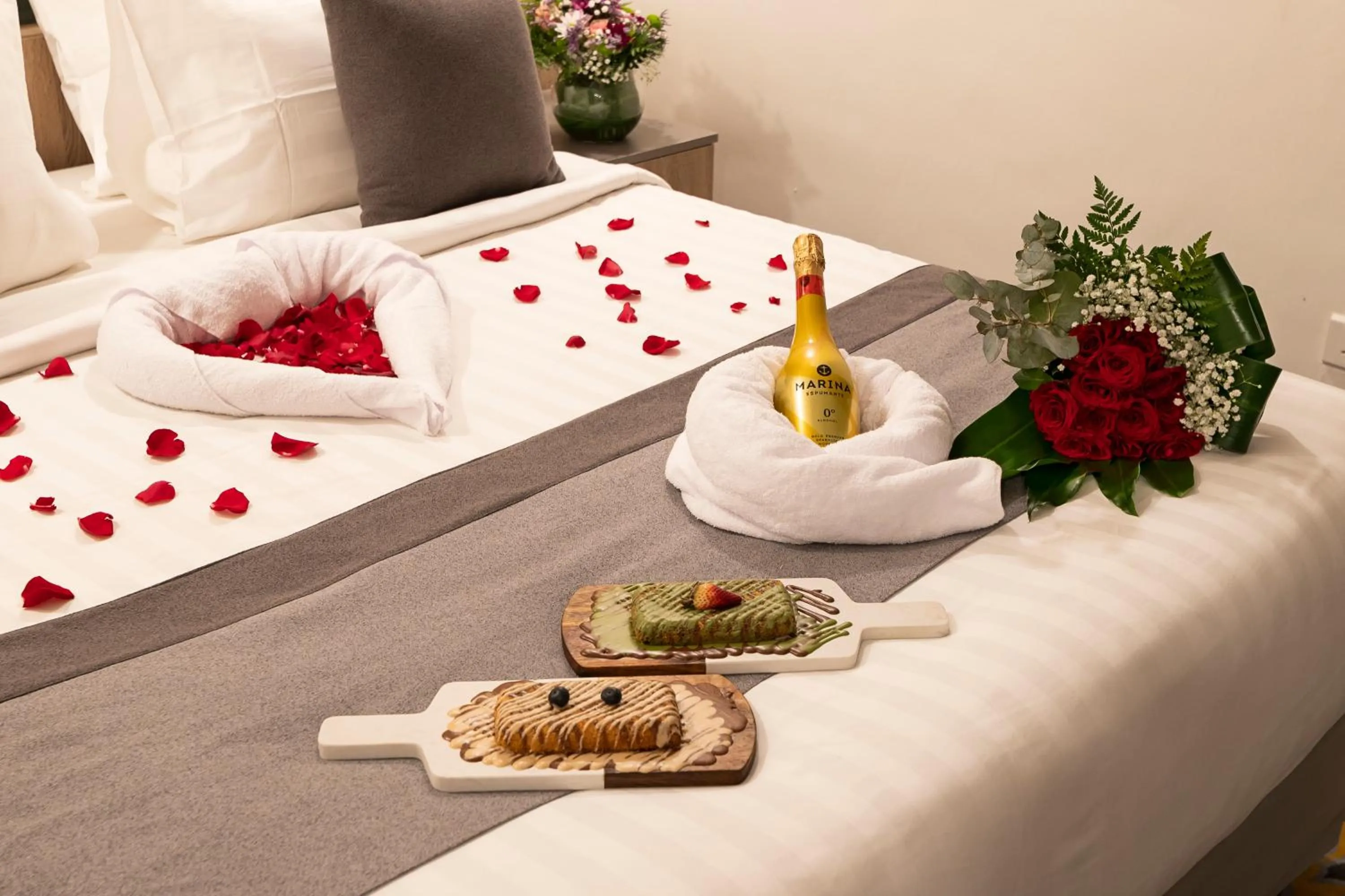 Bed in Laten Suites Prince Sultan