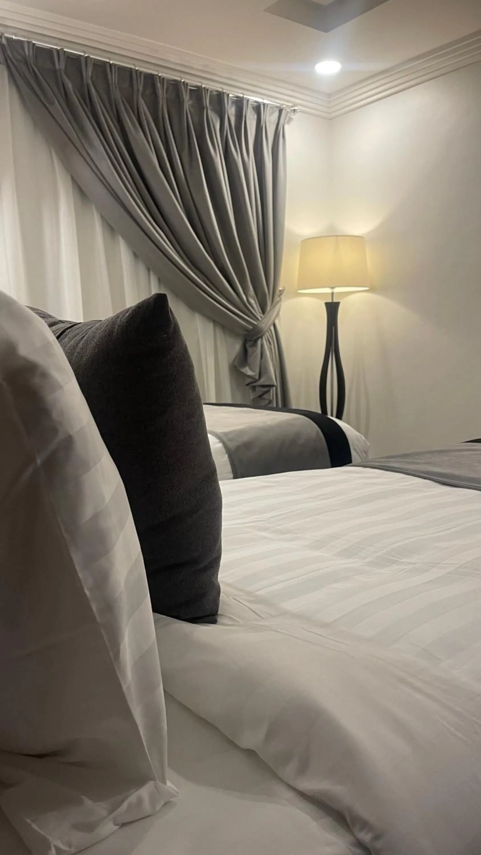 Bed in Laten Suites Prince Sultan