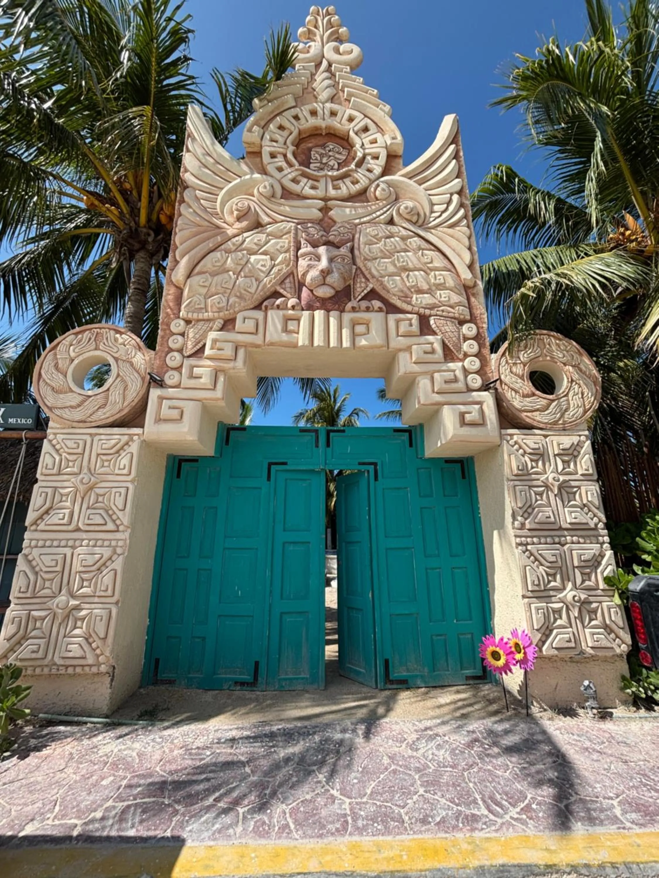 Property building in Mayan Mittoz