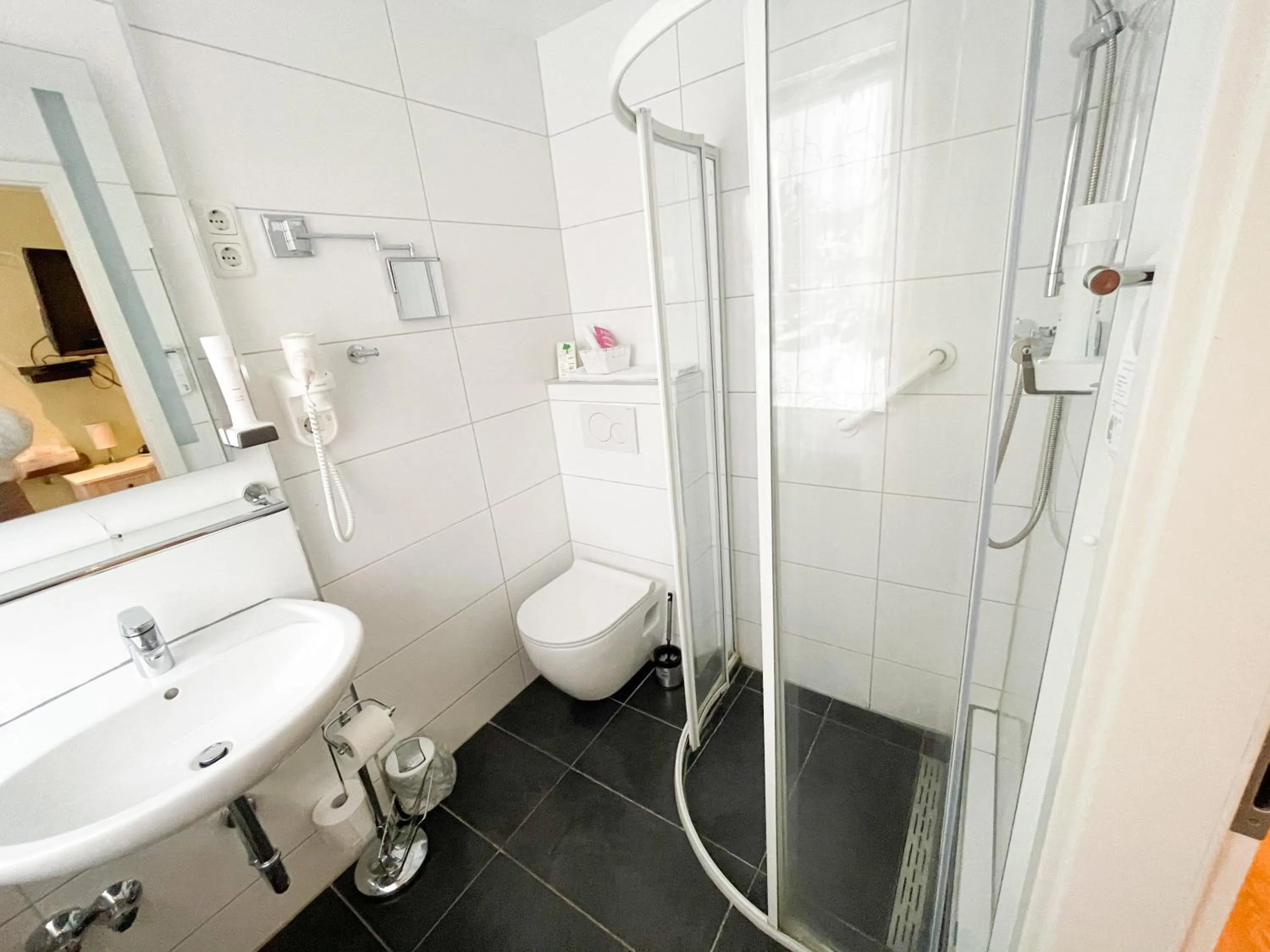 Bathroom in Glashütten Hotel