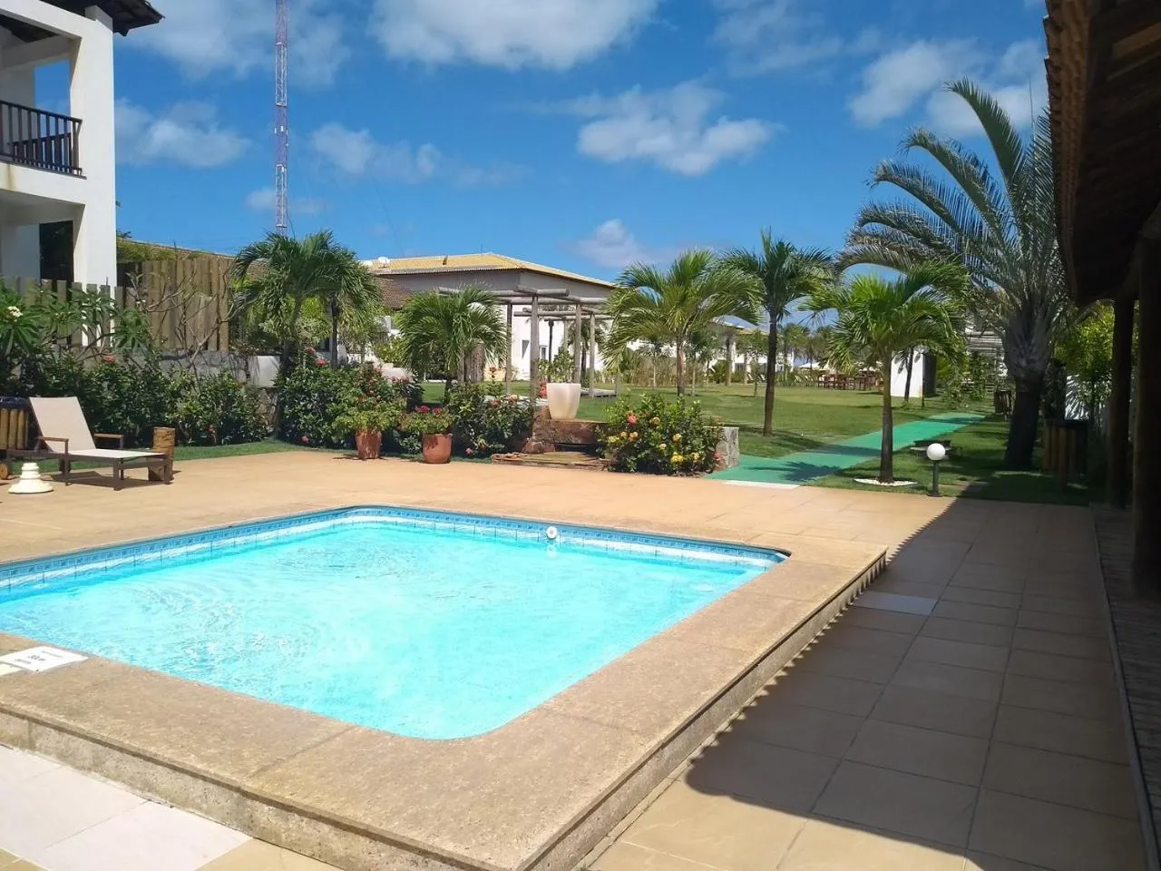 Swimming pool in Tree Bies Resort