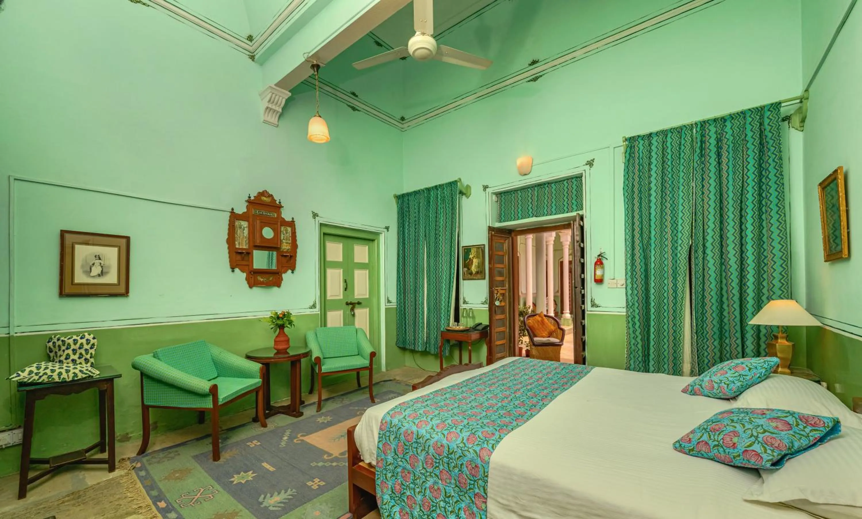 Bed in Neemrana's - Piramal Haveli