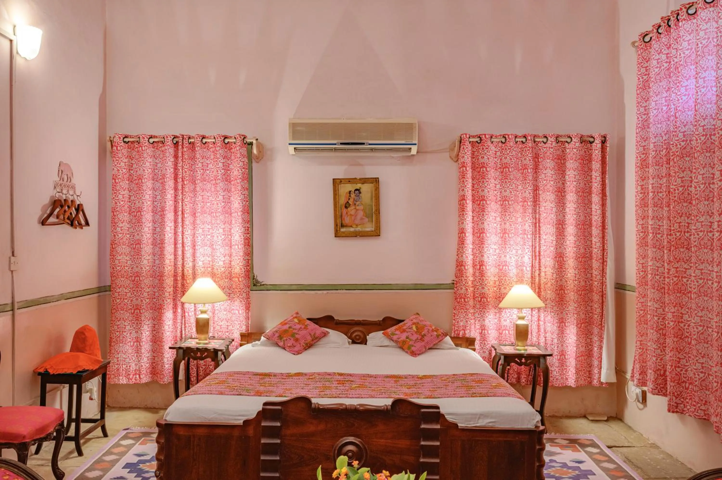 Bed in Neemrana's - Piramal Haveli