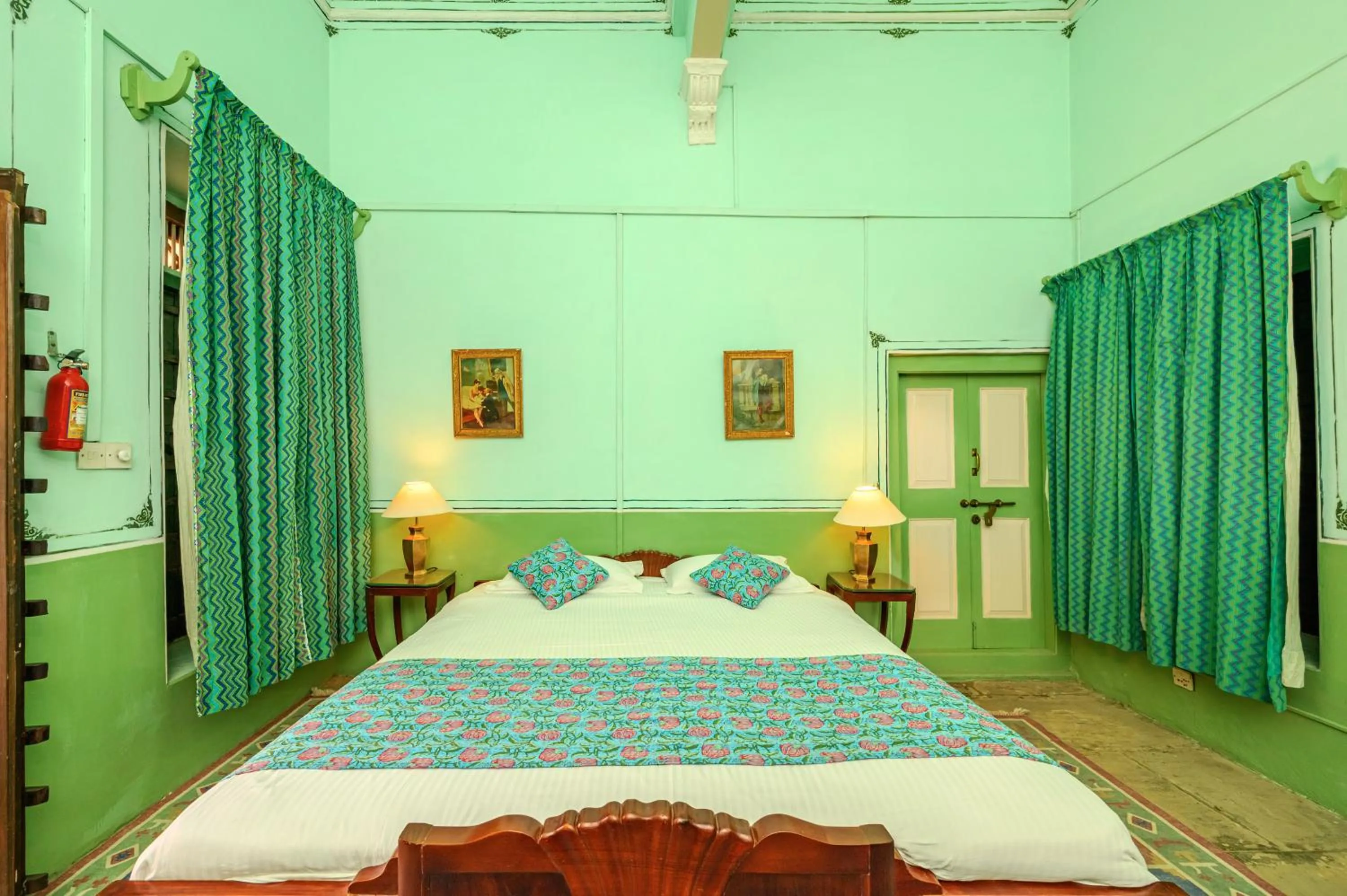 Bed in Neemrana's - Piramal Haveli