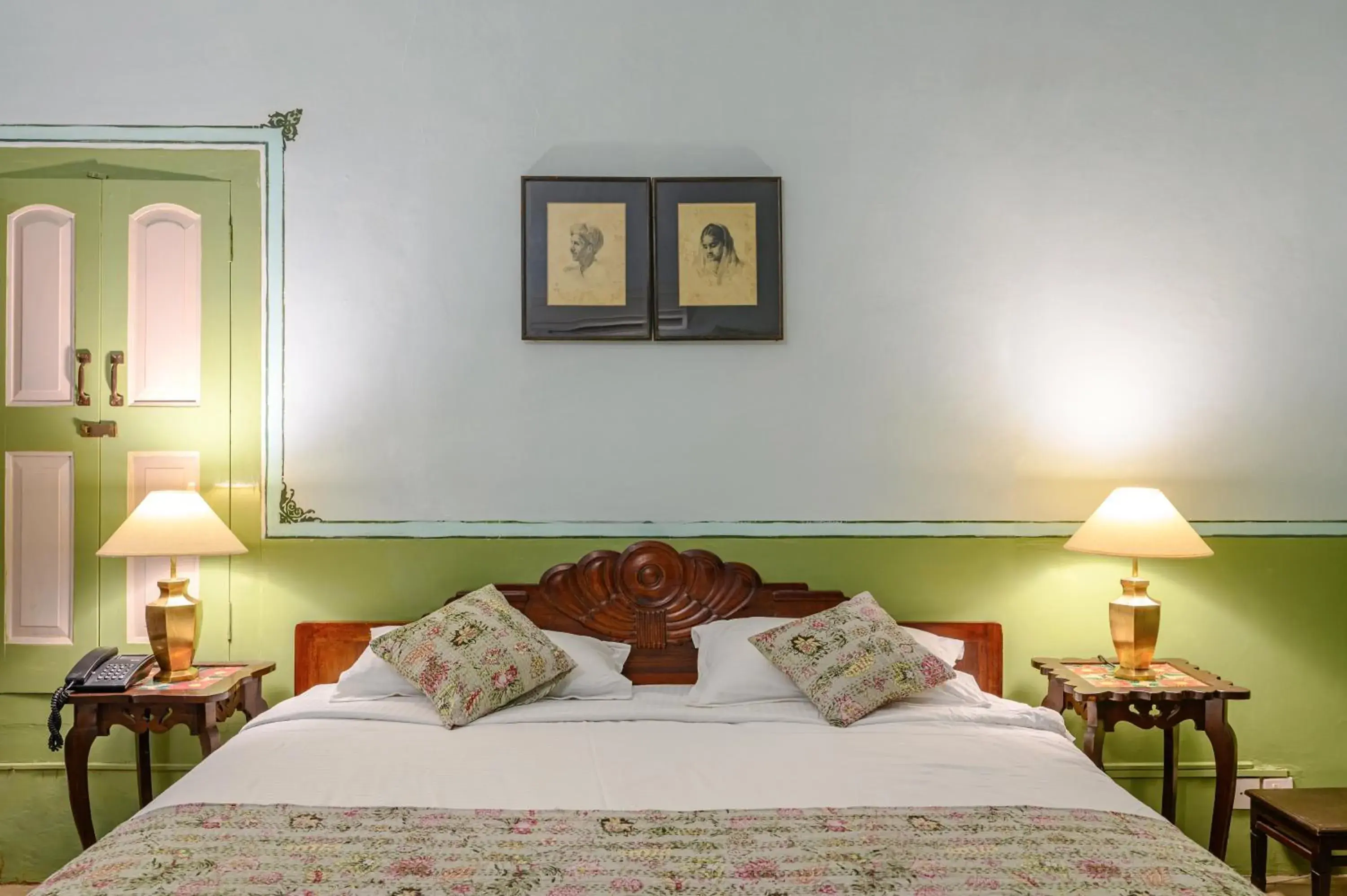 Bed in Neemrana's - Piramal Haveli Bed in Neemrana's - Piramal Haveli