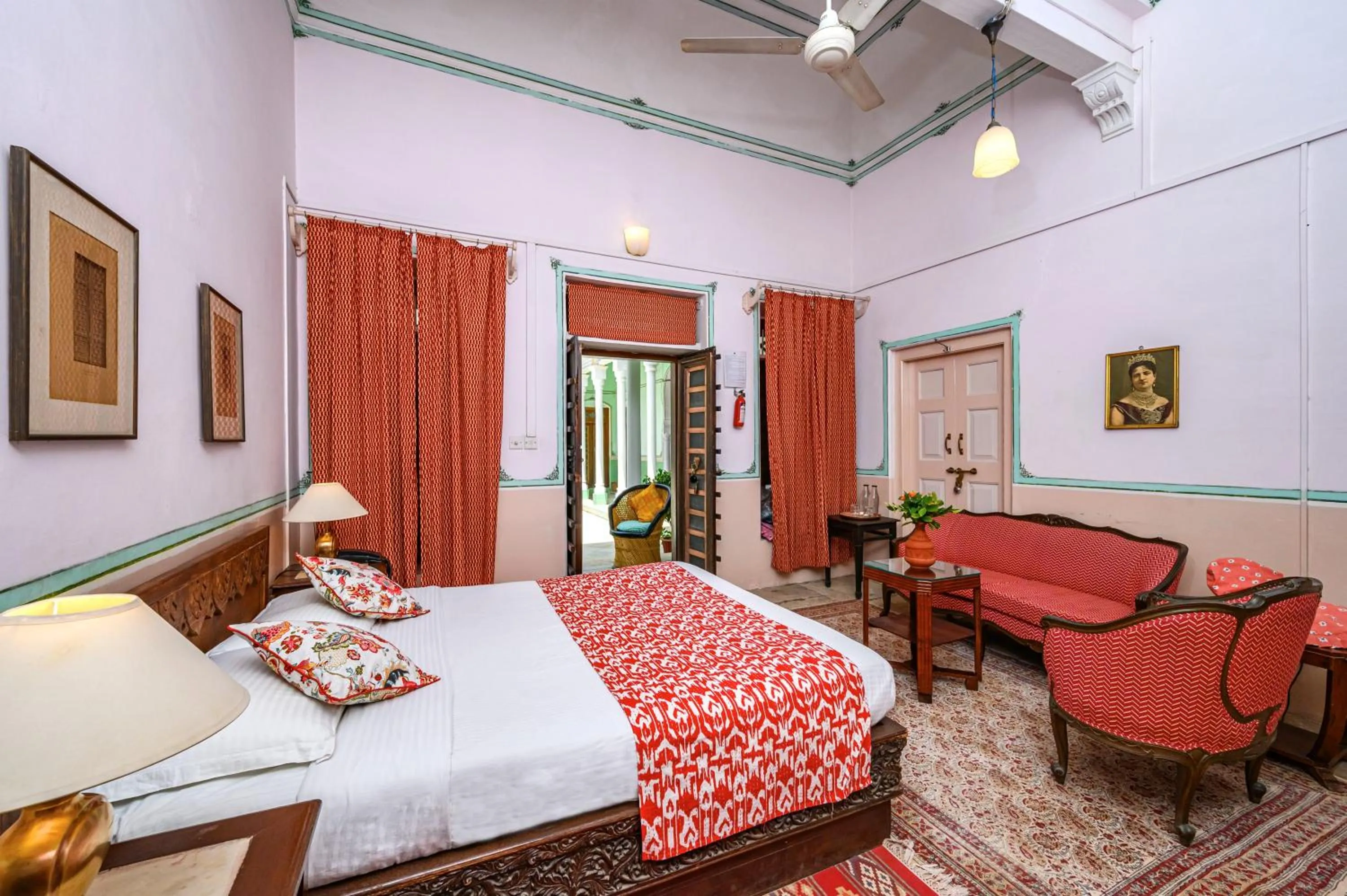 Bed in Neemrana's - Piramal Haveli