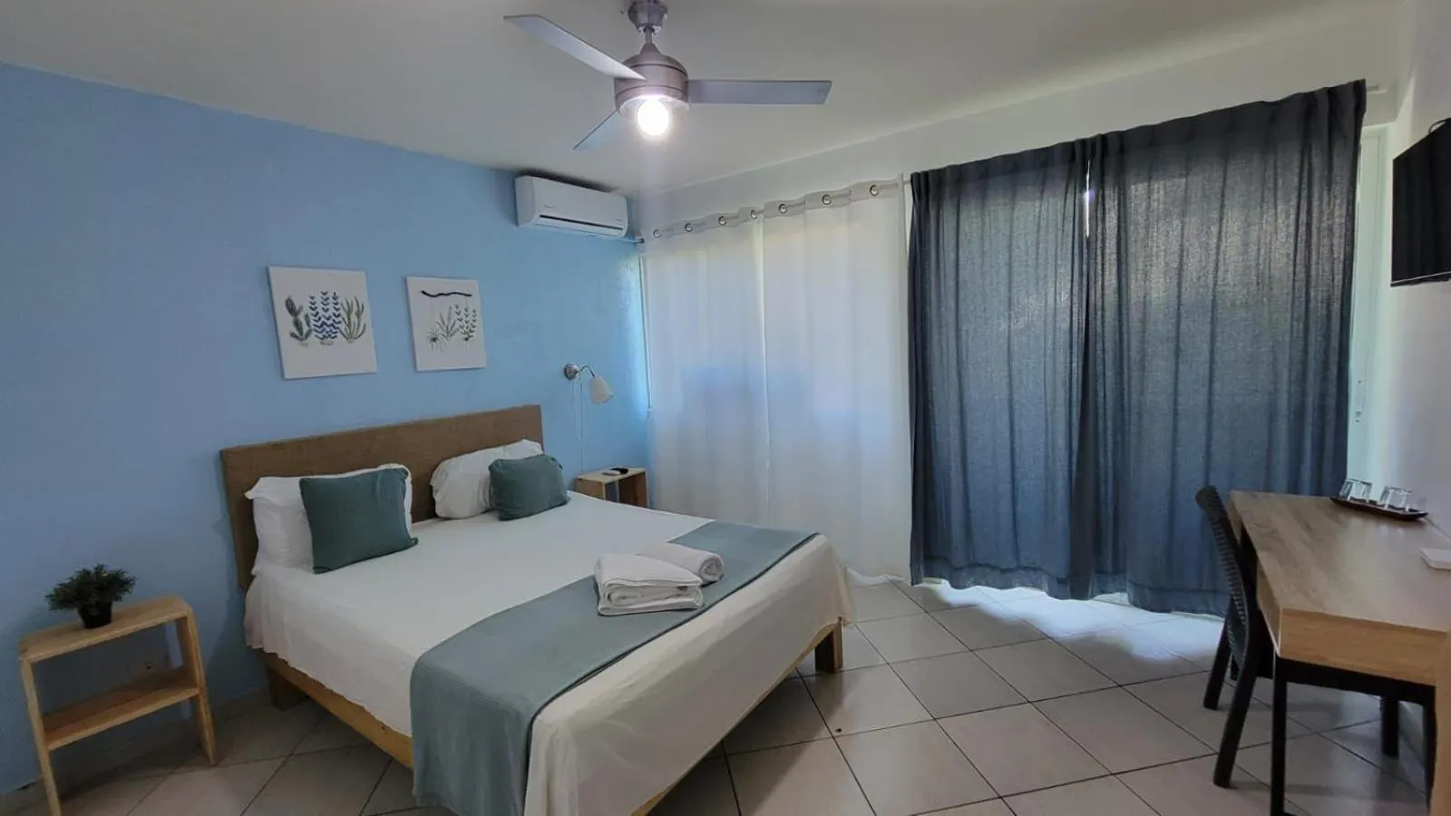 Bed in Hotel Sea Breeze Sosua