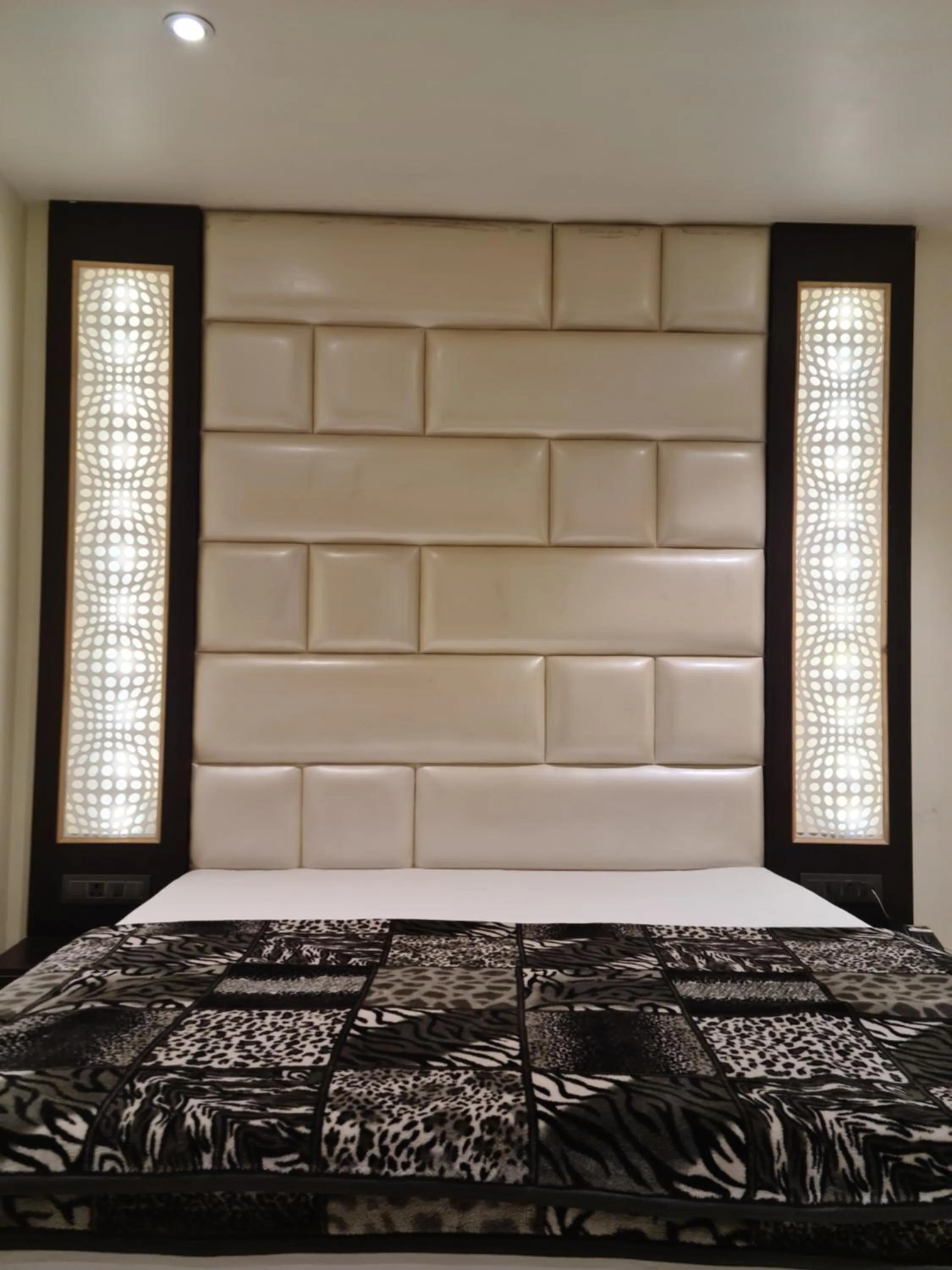 Bed in Hotel Star Inn