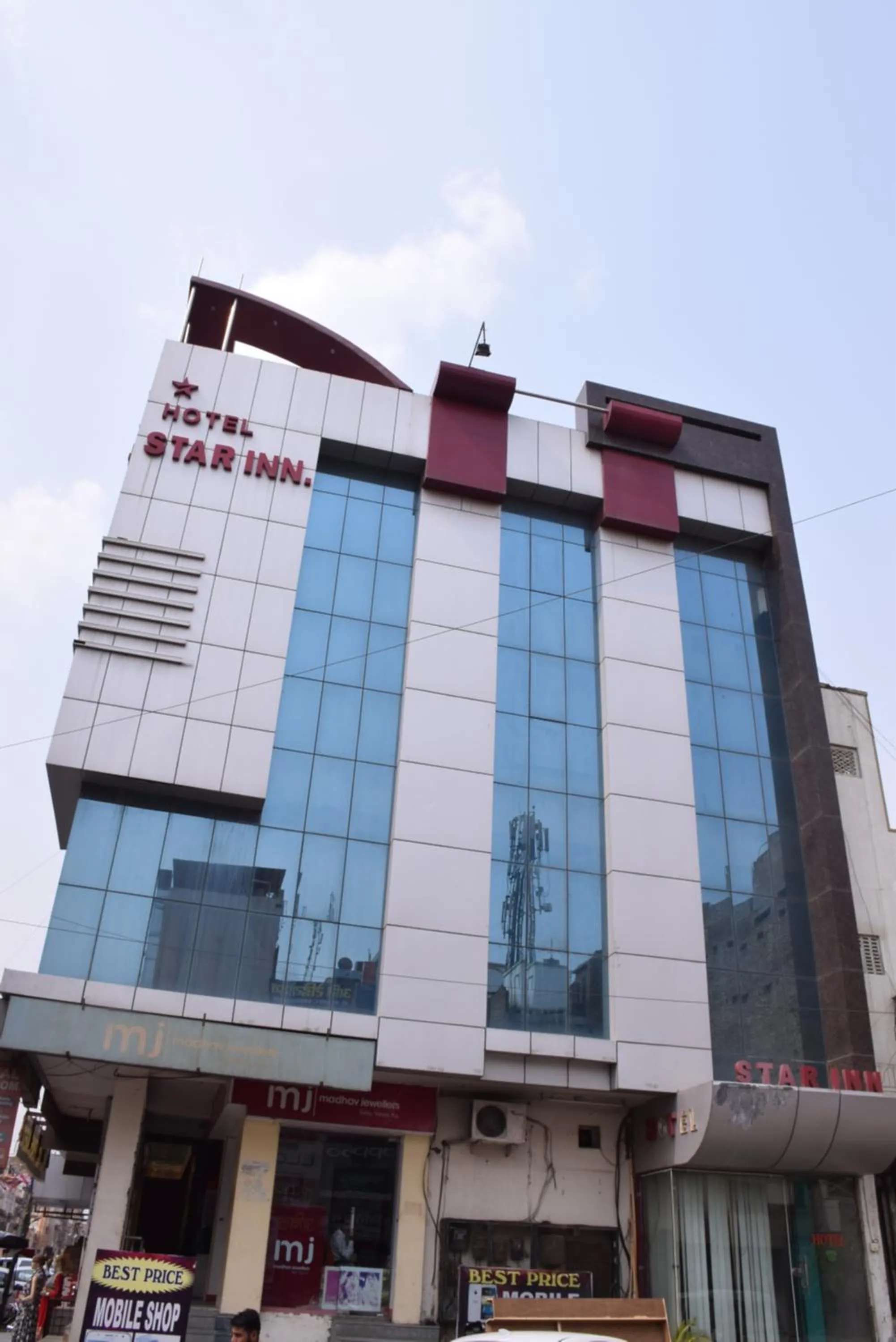 Facade/entrance in Hotel Star Inn