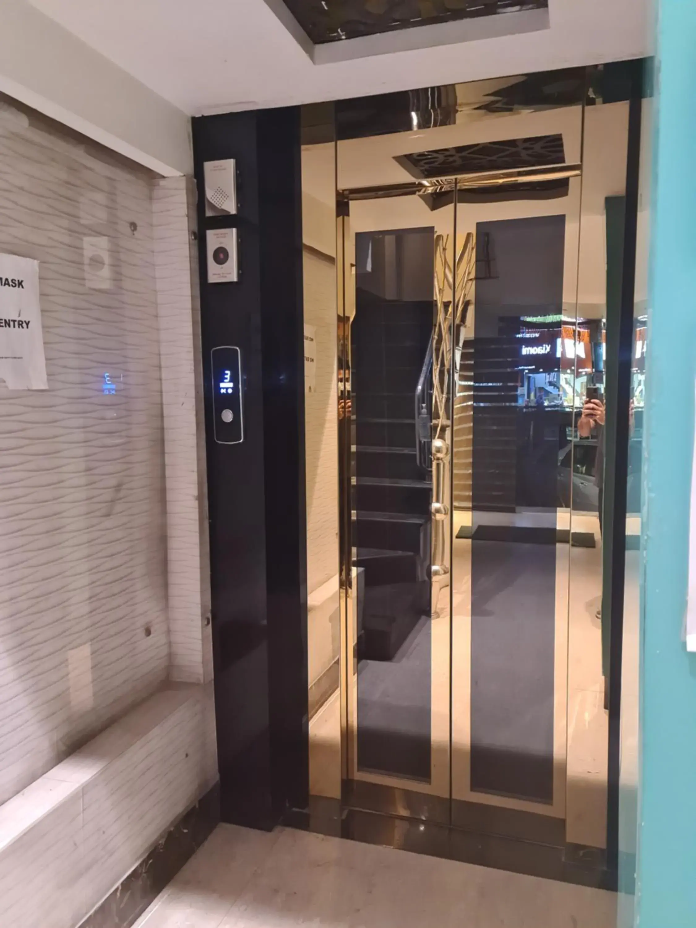 Facade/entrance in Hotel Star Inn Facade/entrance in Hotel Star Inn