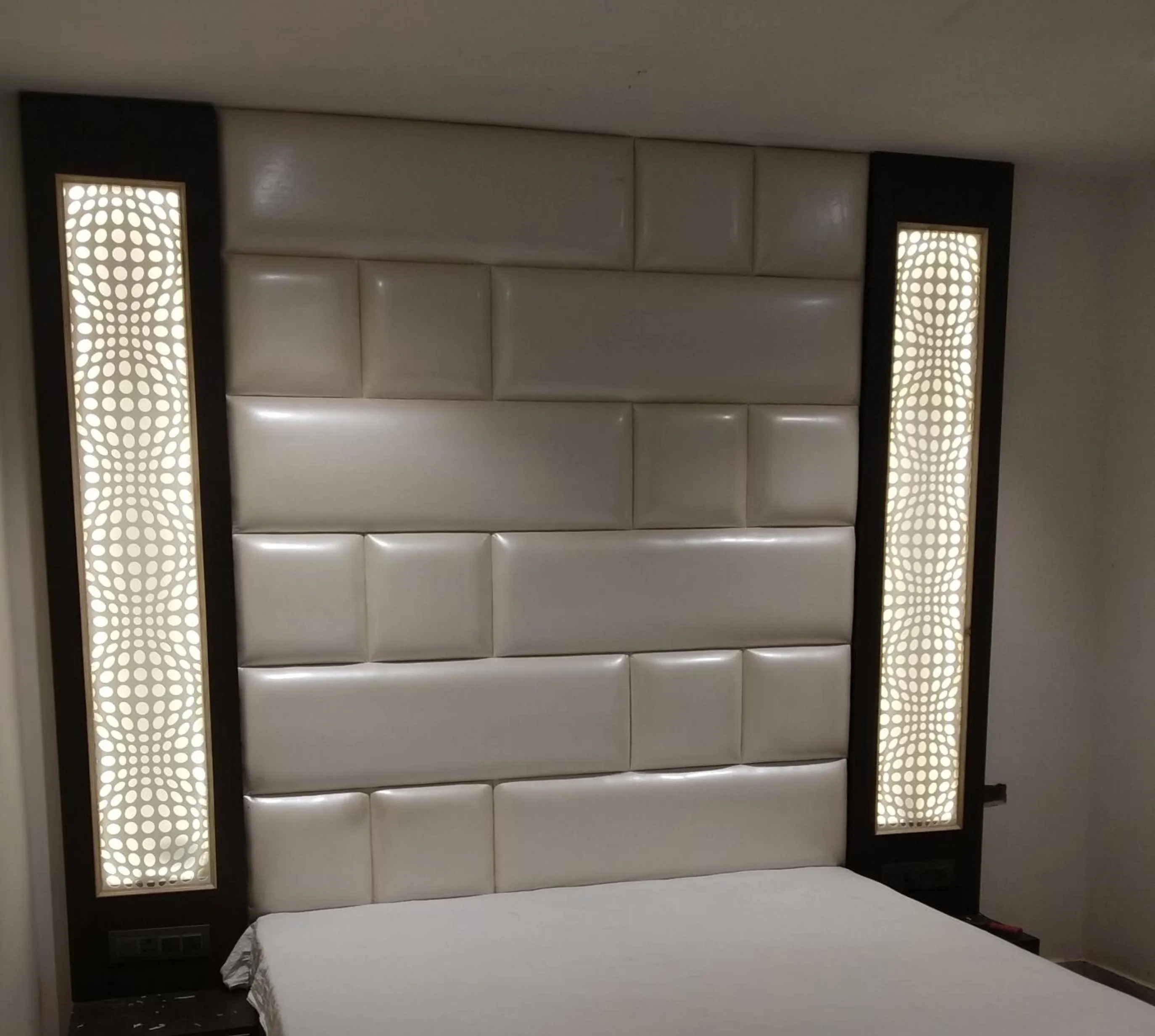 Bed in Hotel Star Inn