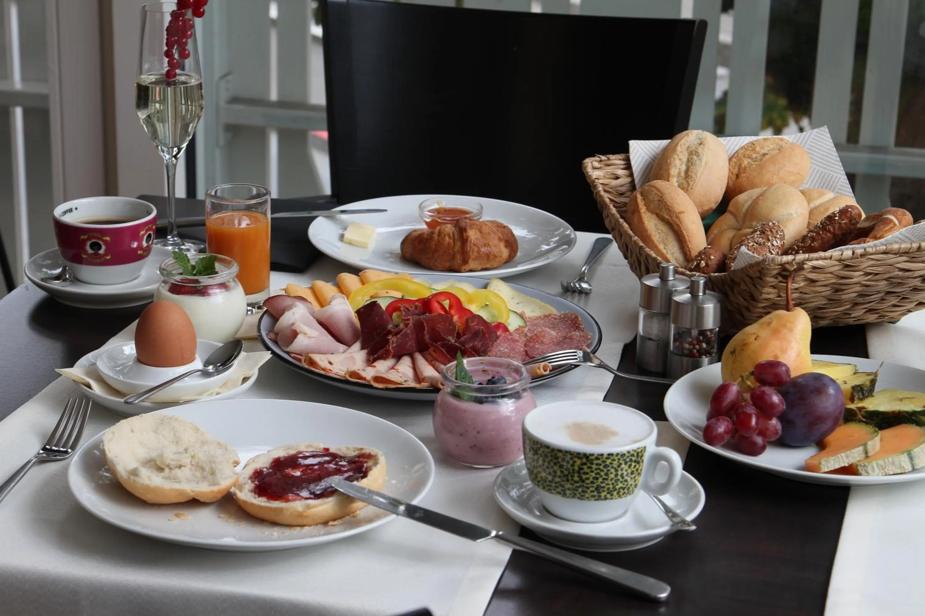 Buffet breakfast in Hotel die Hindenburg