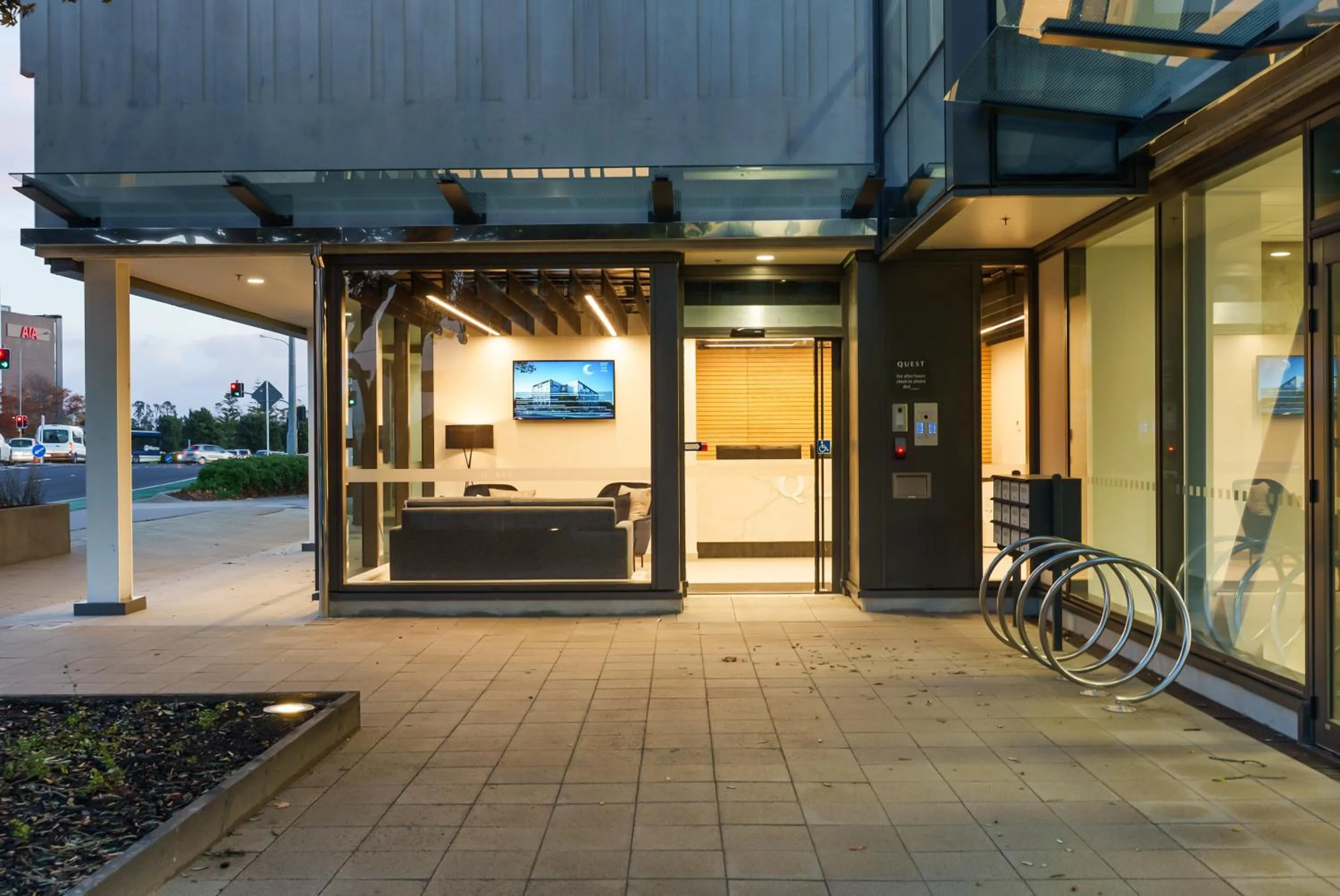 Facade/entrance in Quest Takapuna