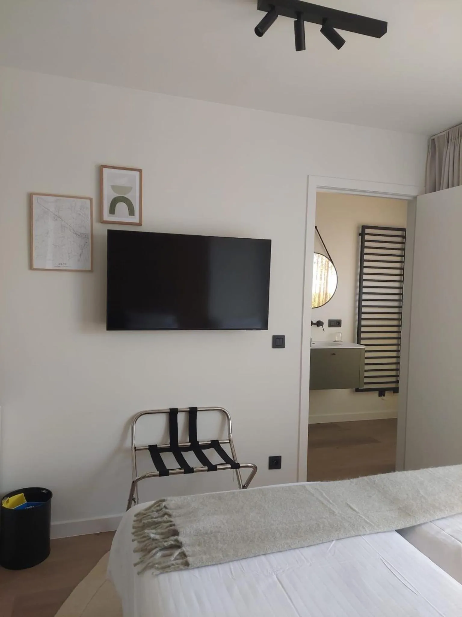 Photo of the whole room, Bed in Hotel Essenza