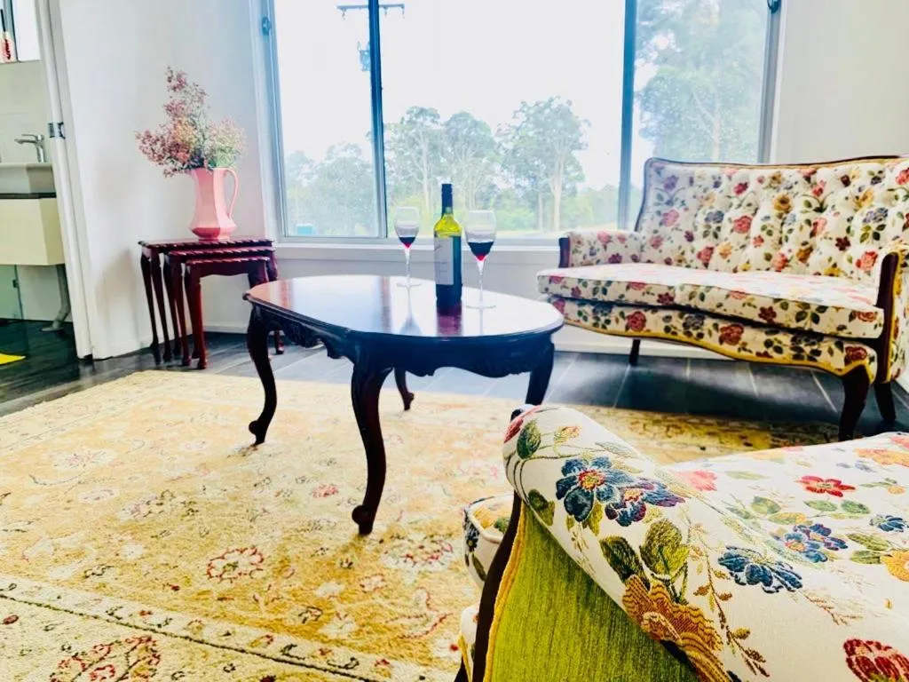 Seating area, Bed in Mountain Valley