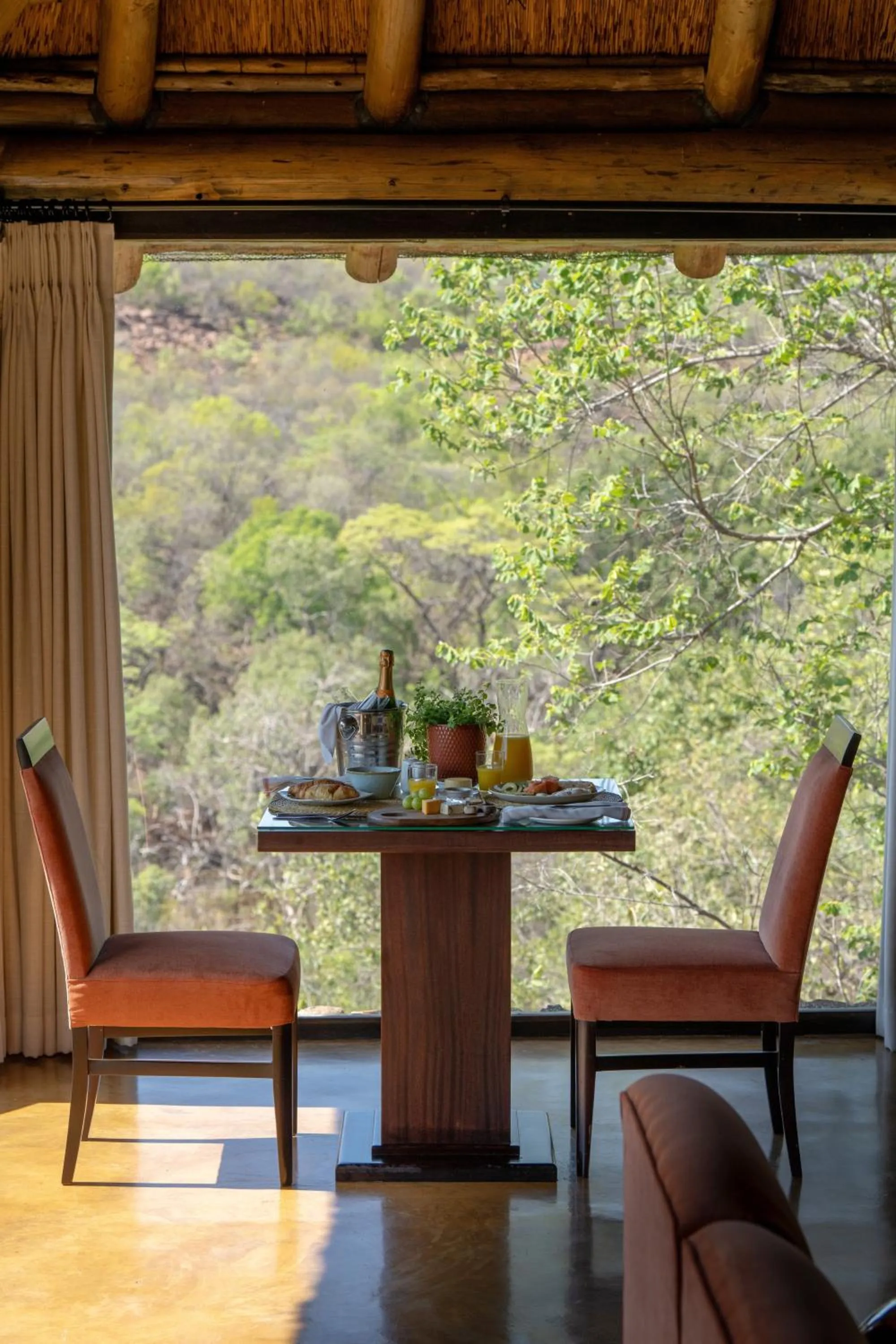 Food and drinks in Sediba Luxury Safari Lodge