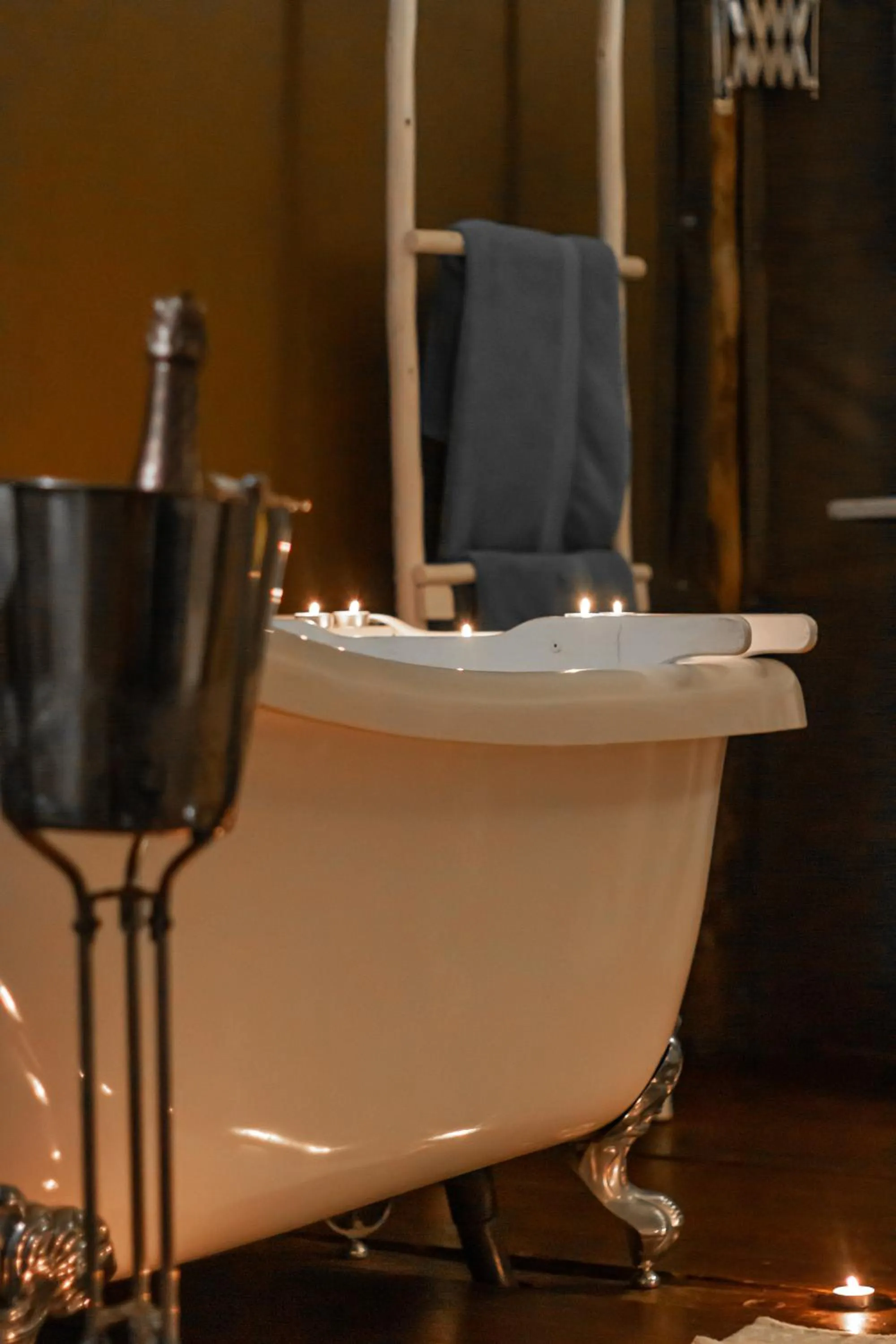 Bath in Ngama Tented Safari Lodge