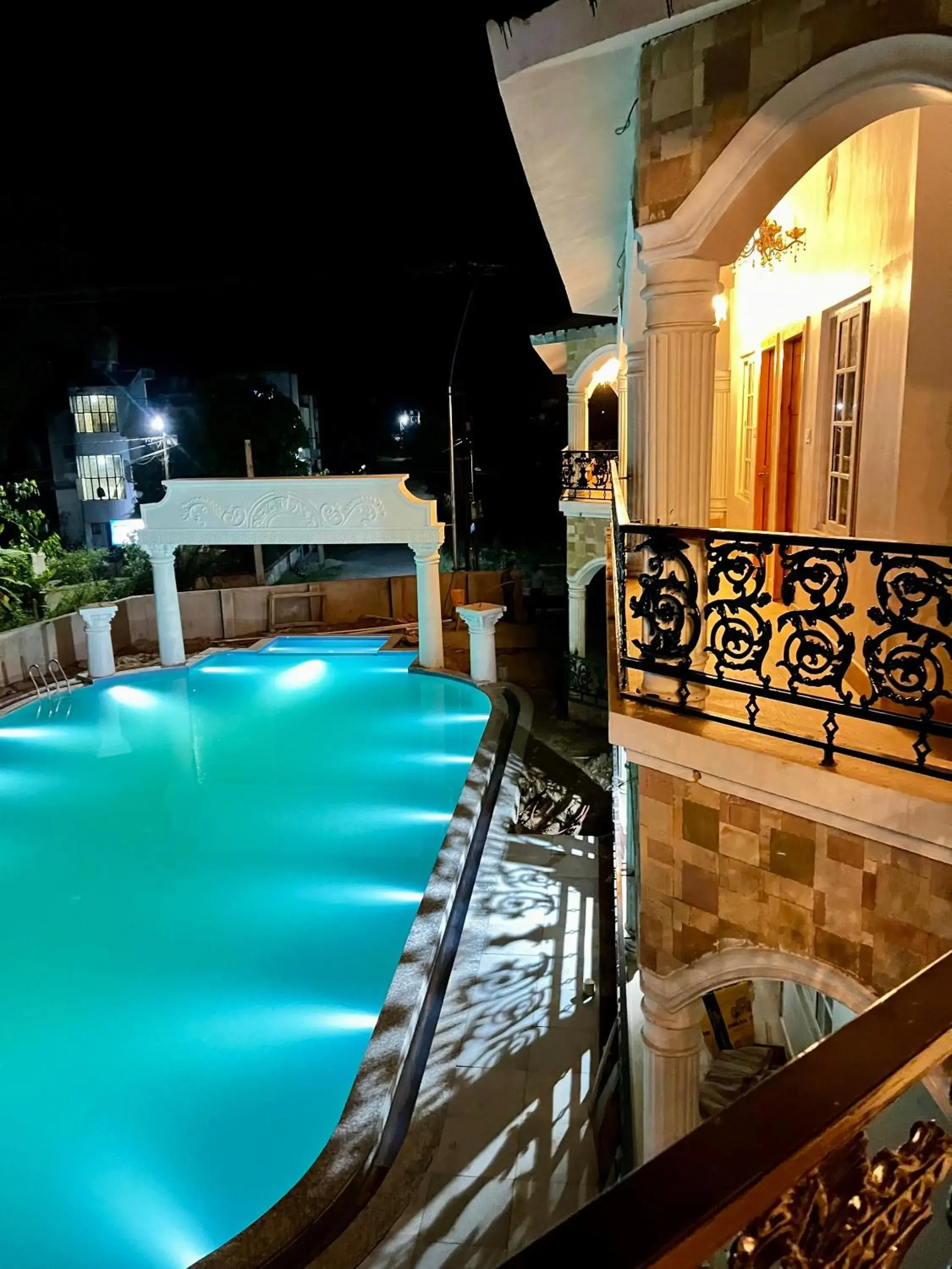 Property building in Dip Holidays Property building in Dip Holidays