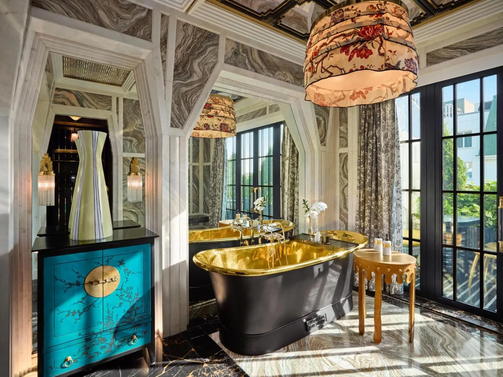 Toilet in Capella Hanoi