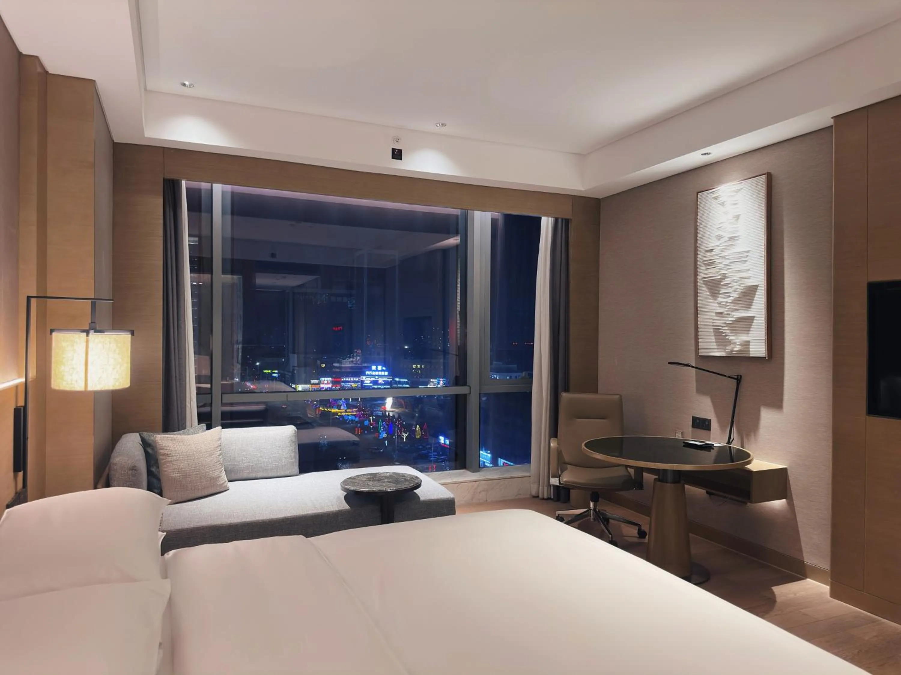 Bed in Baotou Marriott Hotel
