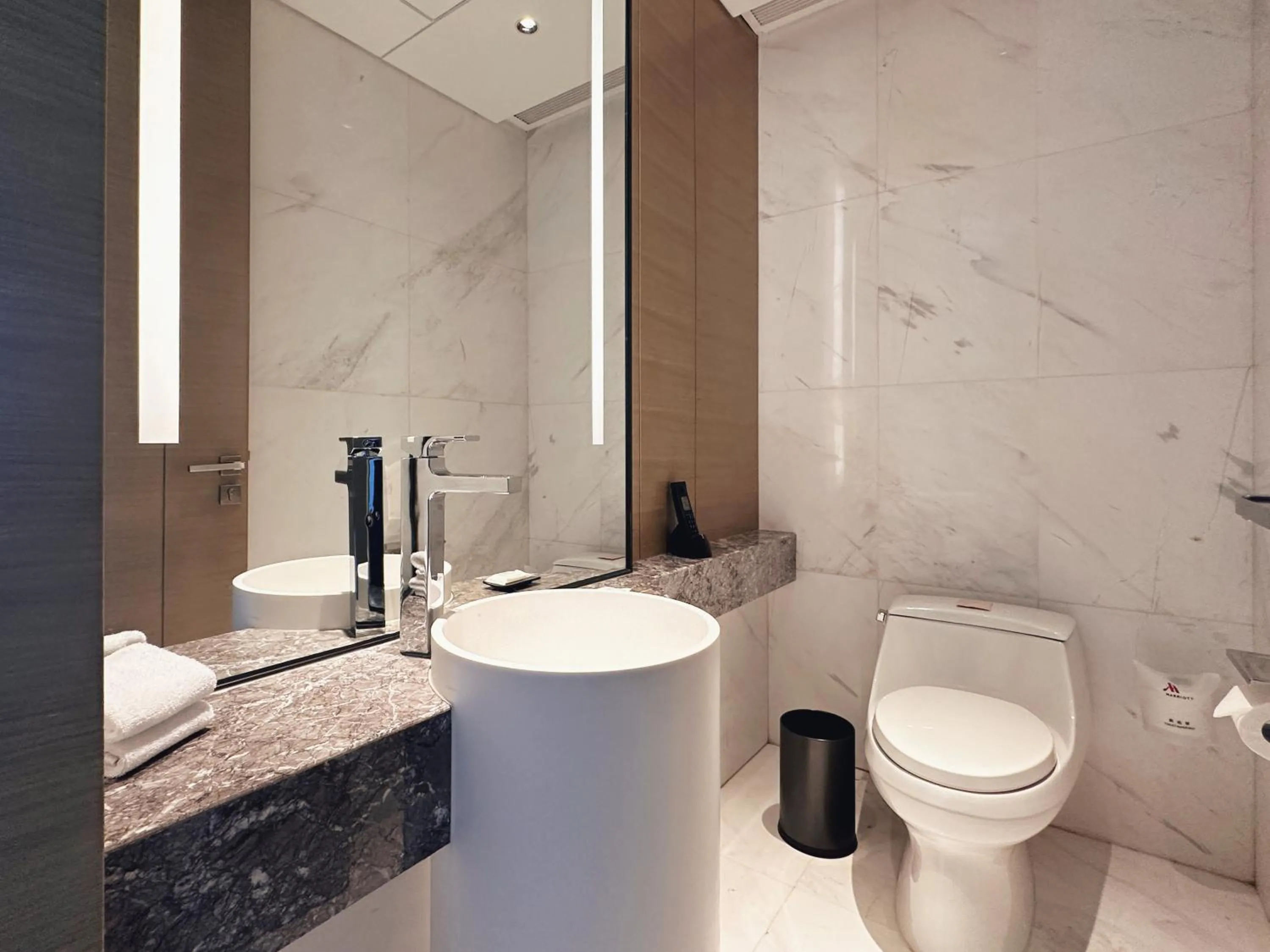 Toilet in Baotou Marriott Hotel