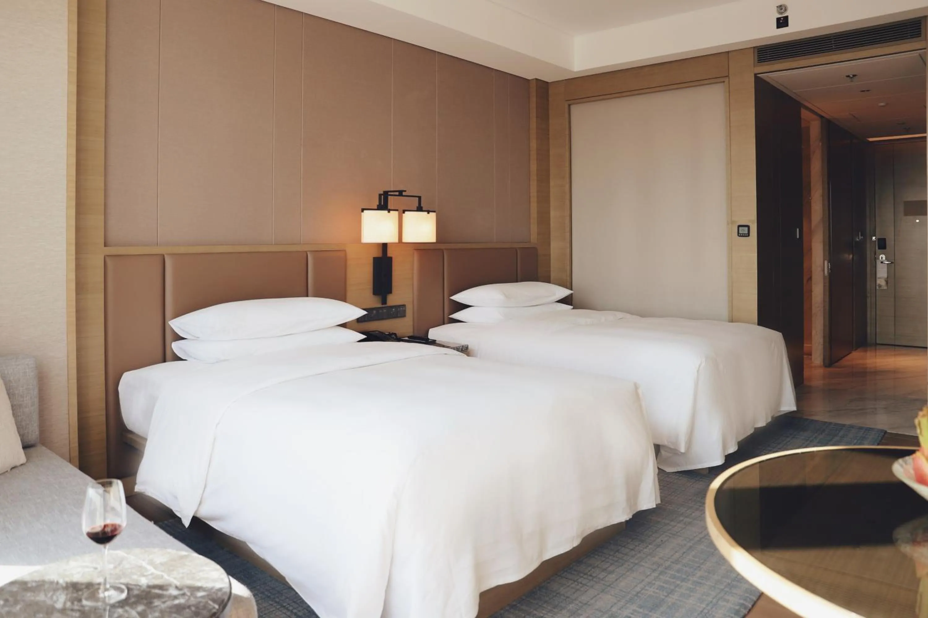 Photo of the whole room, Bed in Baotou Marriott Hotel