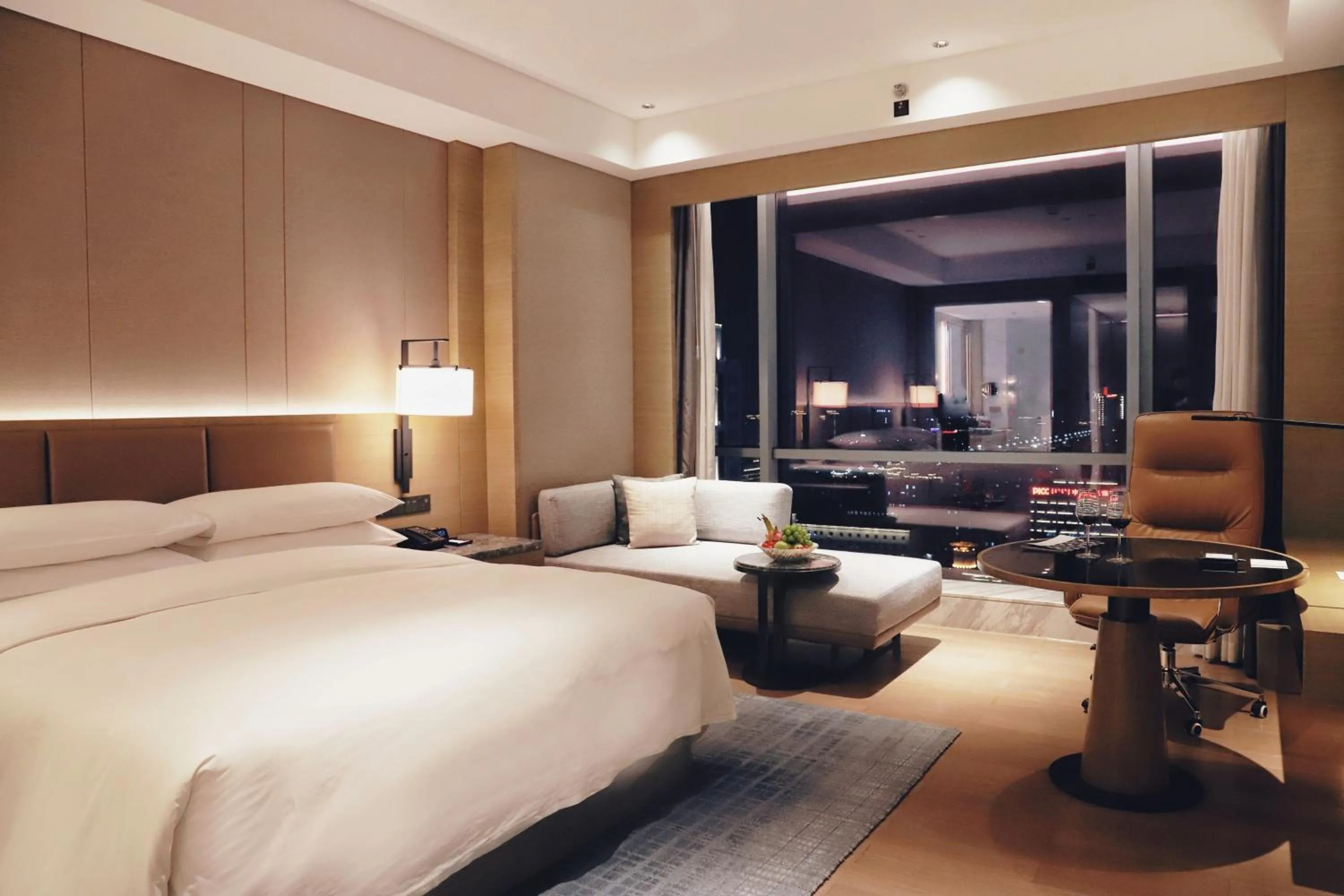 Photo of the whole room, Bed in Baotou Marriott Hotel