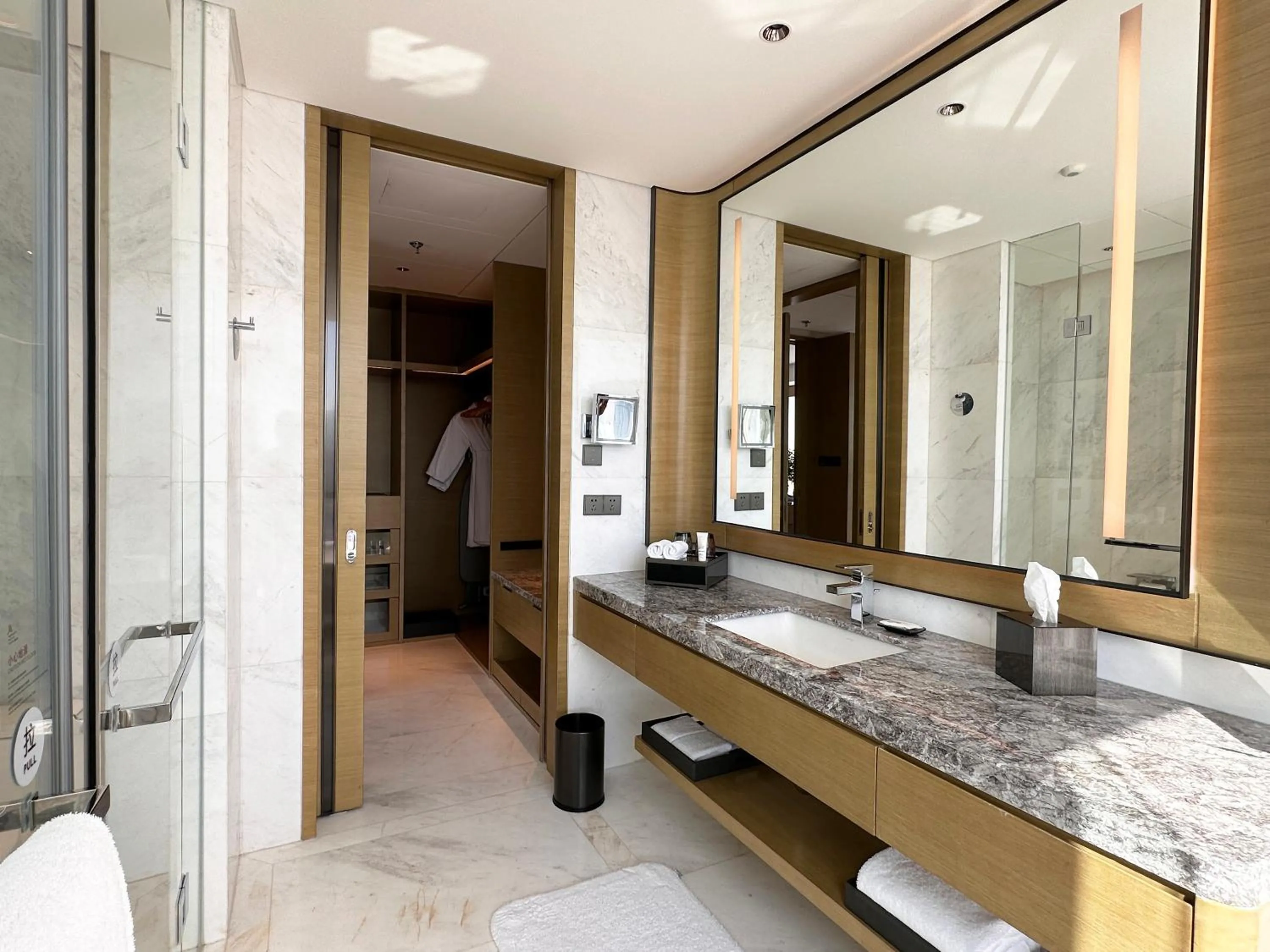 Bathroom in Baotou Marriott Hotel