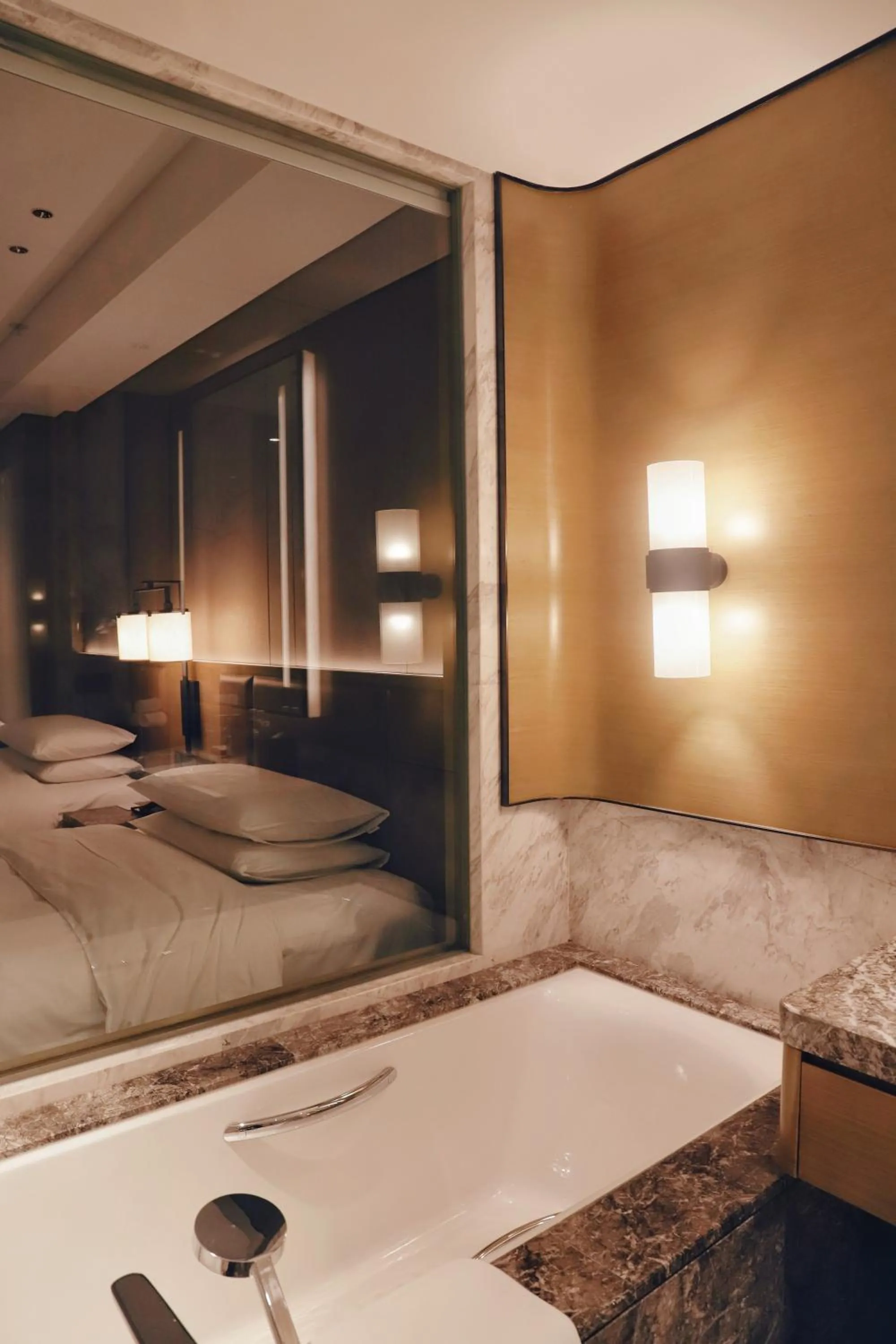 Bath, Bed in Baotou Marriott Hotel